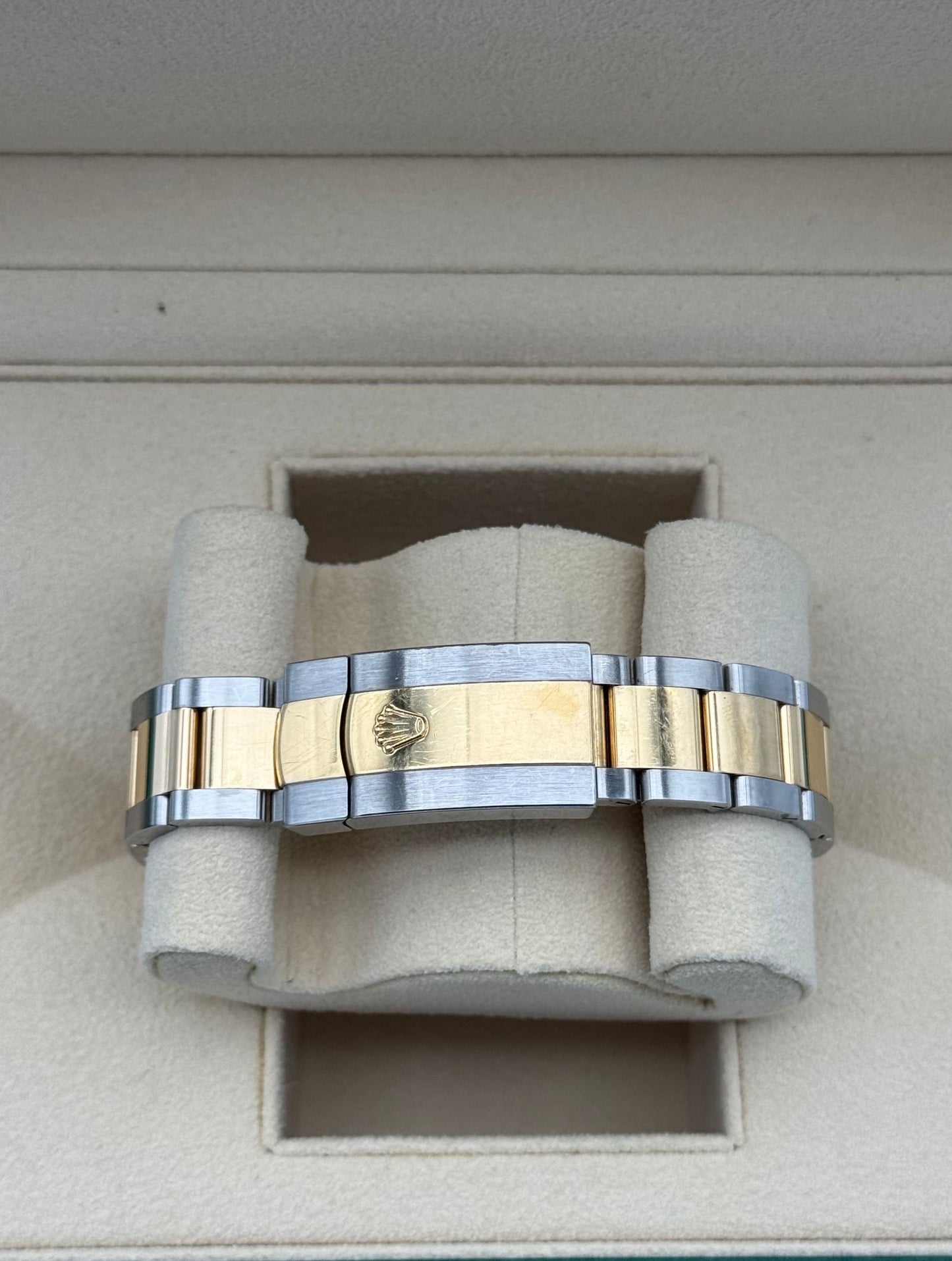 Rolex Datejust 36mm Steel/Gold Motif Dial Oyster