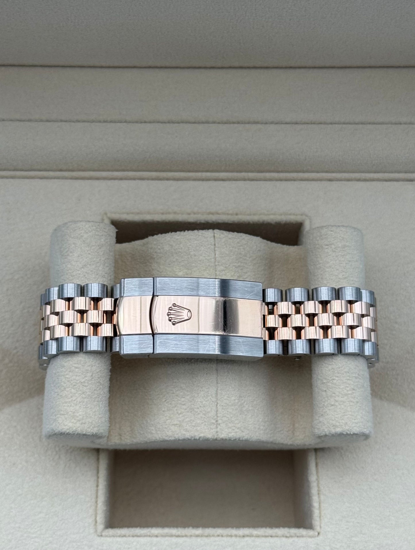 Rolex Datejust 36mm Steel/R. Gold Motif Dial