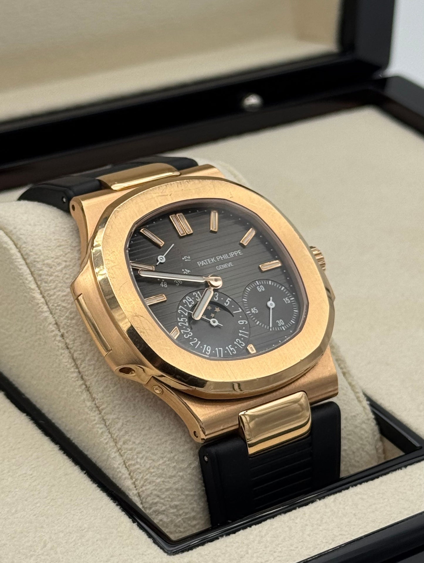 Patek Philippe Nautilus 5712R-001