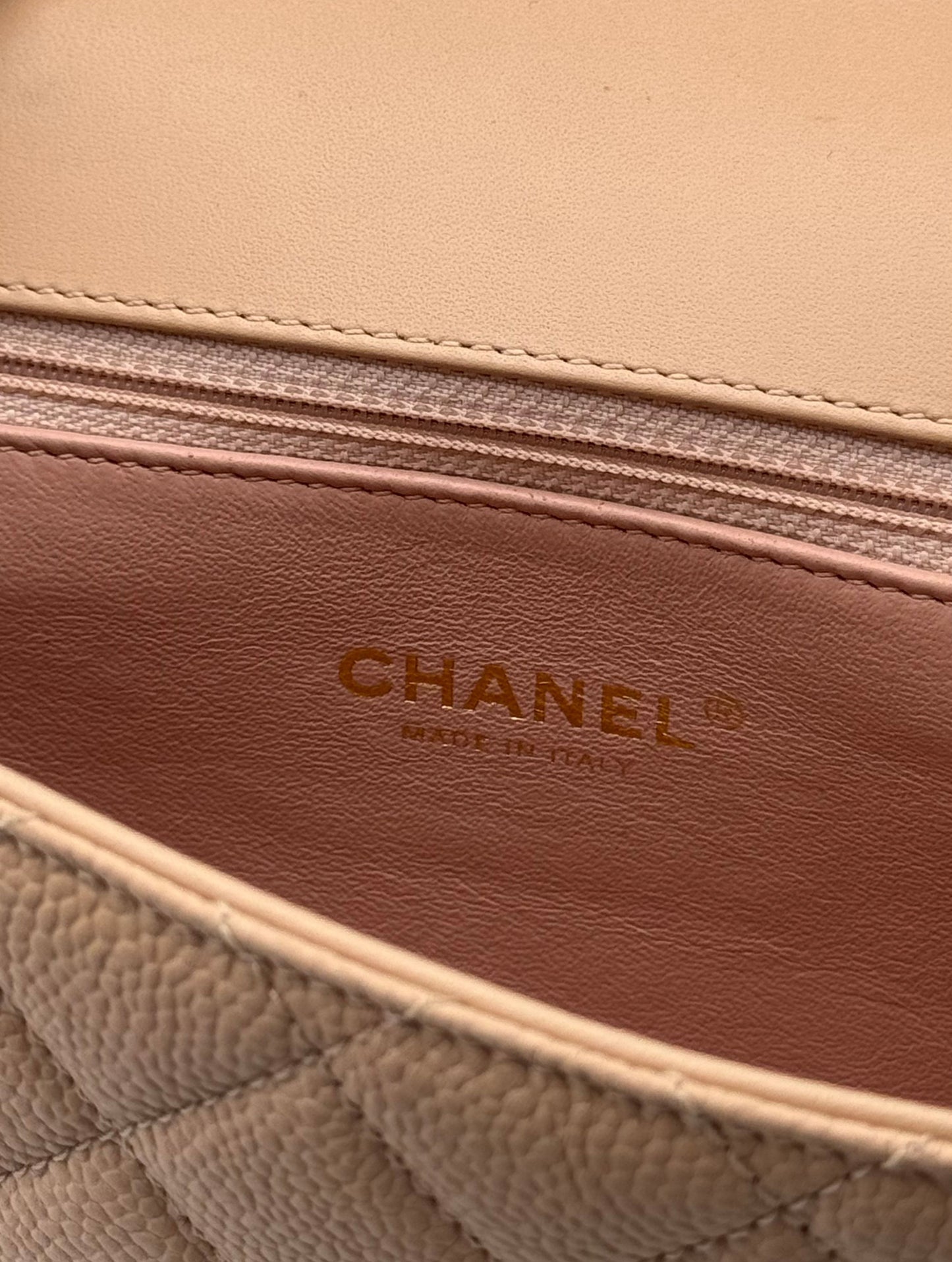 Chanel CC Filigree Caviar Pink Gold Tone-Metal