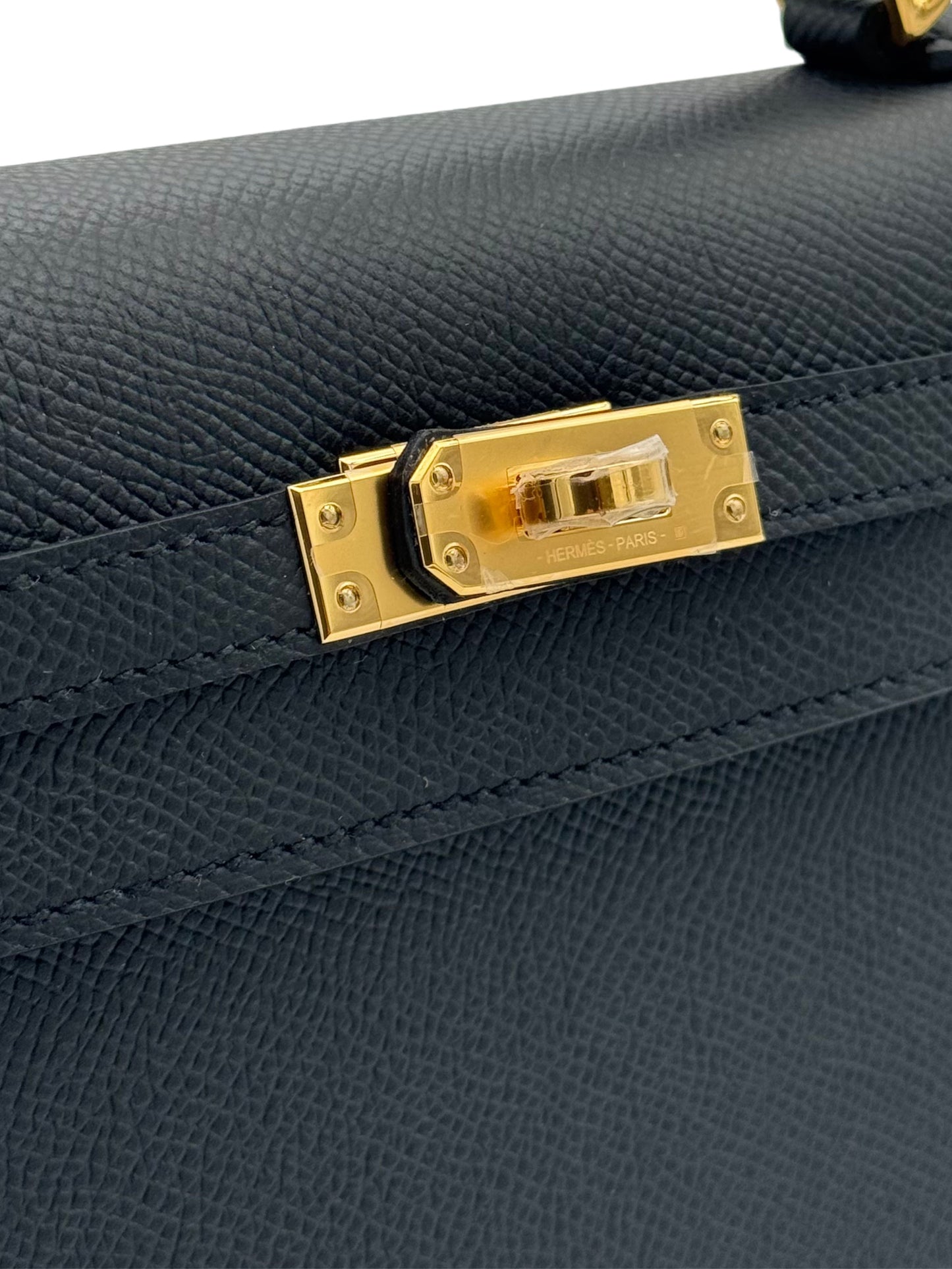 Hermès Kelly 25 Epsom Black Gold Hardware