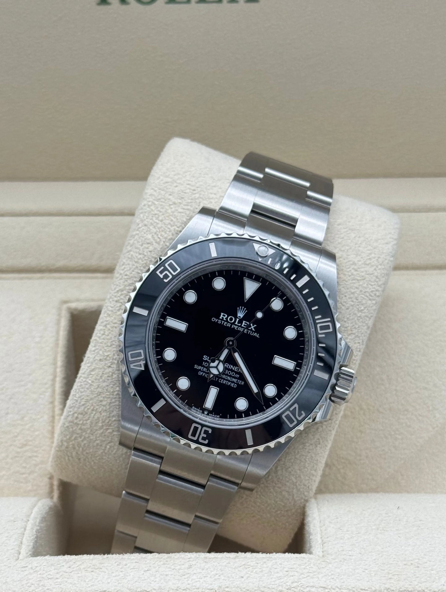 Buy watch Rolex submariner no date steel new 2025 | compra reloj submariner acero nuevo a estrenar en Marbella. Envio internacional.