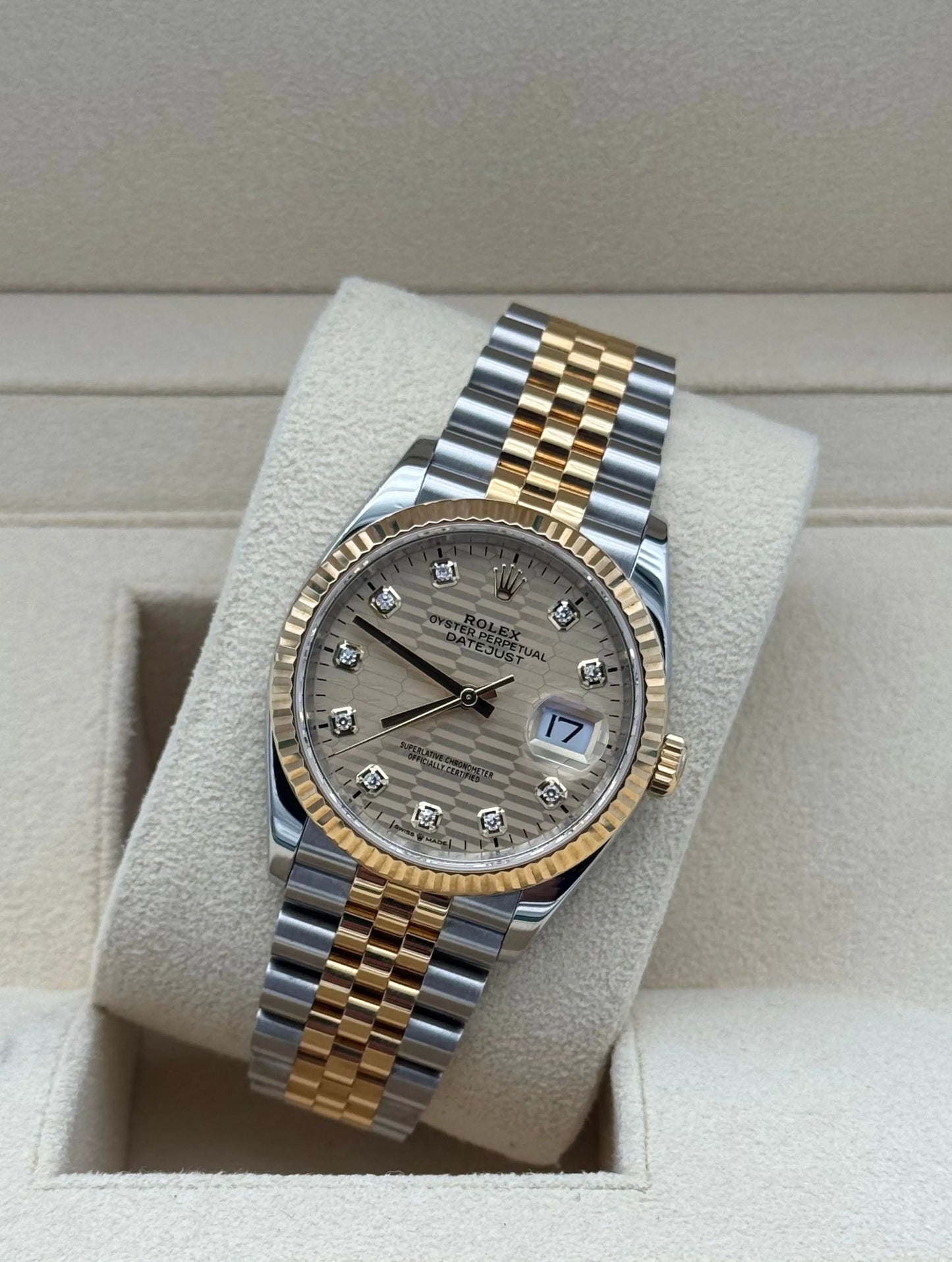 Rolex Datejust 36mm 126233 Steel and Gold Motif Diamonds Dial - Reloj de lujo con esfera de diamantes y brazalete Jubilee, año 2022