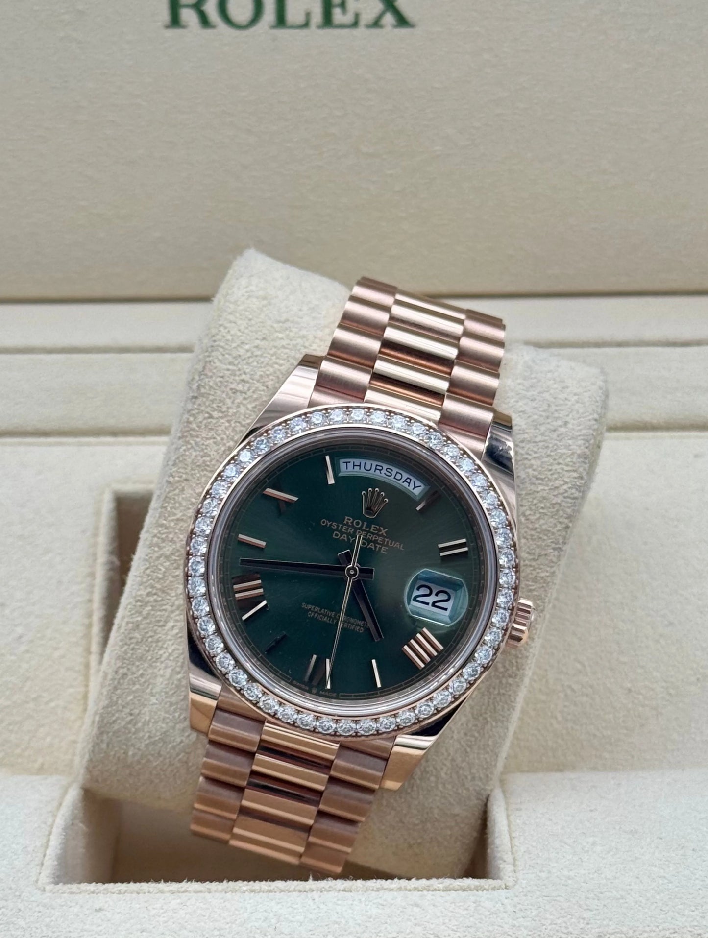 Rolex Daydate oro rosa esfera oliva RBR 2021 full set original - reloj de lujo disponible en Marbella con envío internacional