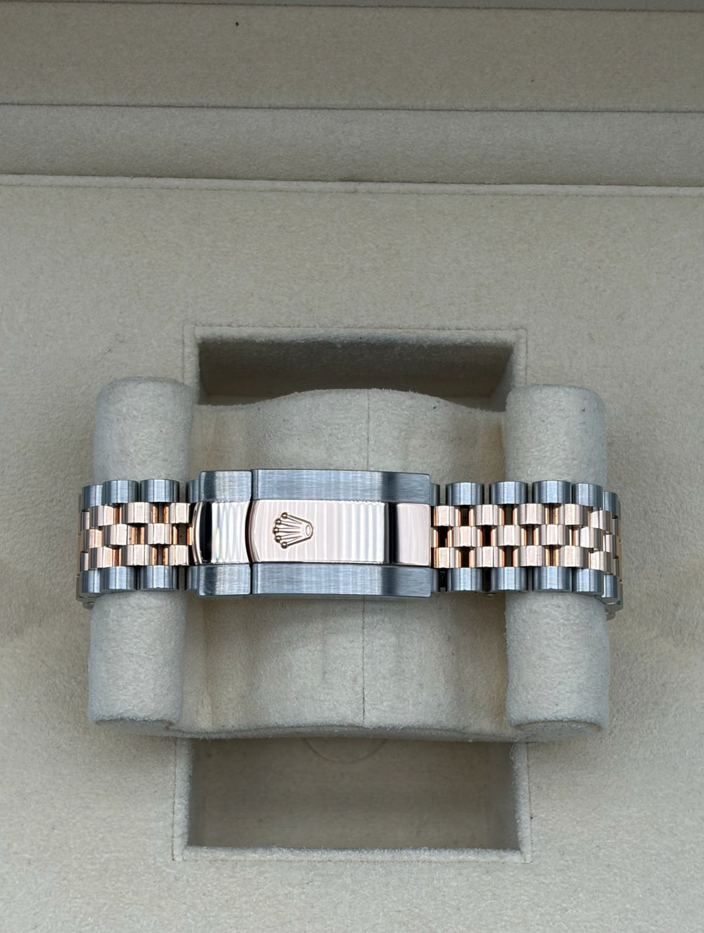 Rolex Datejust 36mm Steel/R. Gold Motif Dial