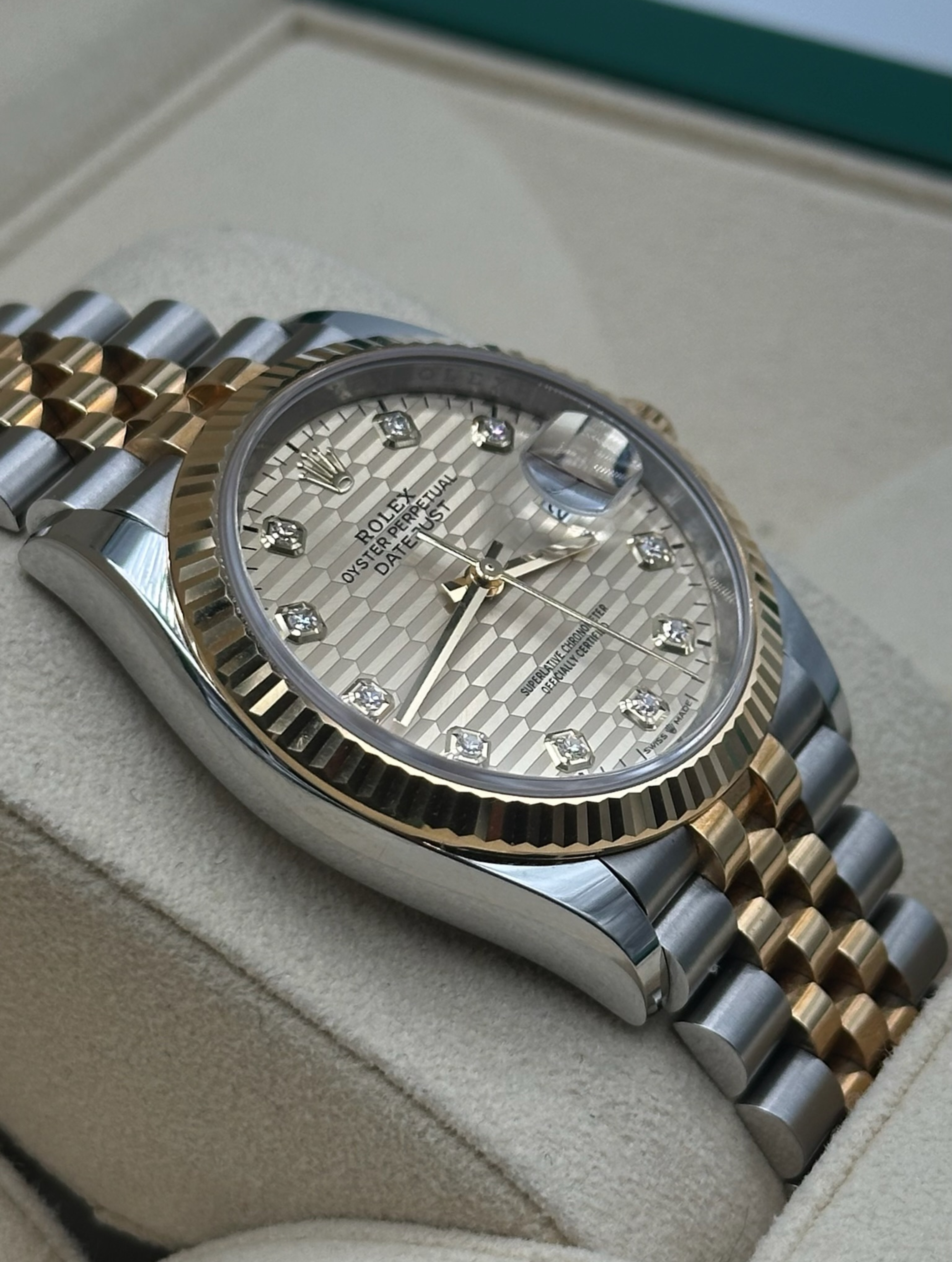 Rolex Datejust 36mm Steel/Gold Motif Diamonds Dial