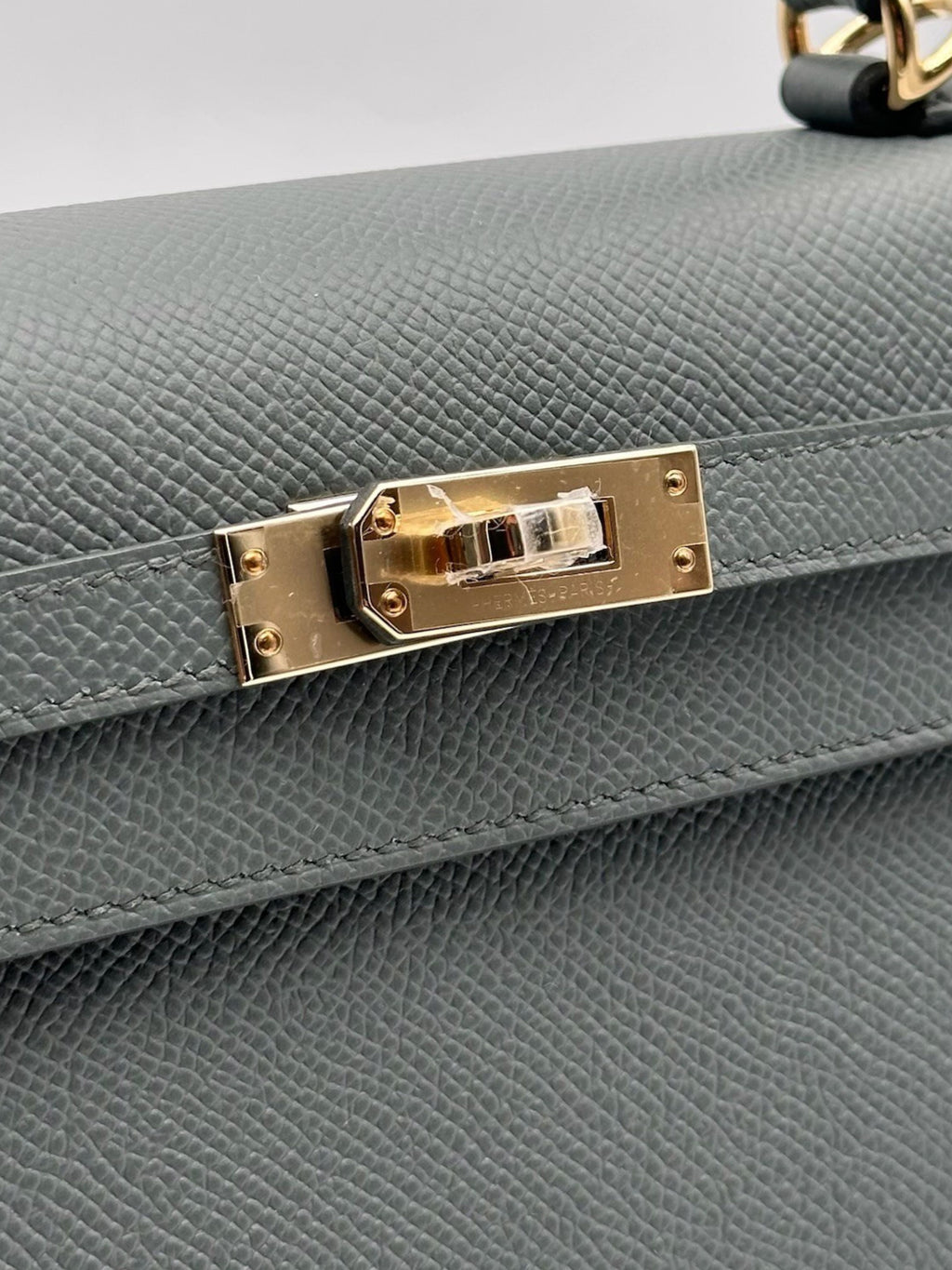 Hermès Kelly 25 Epsom Vert Amande Gold Hardware
