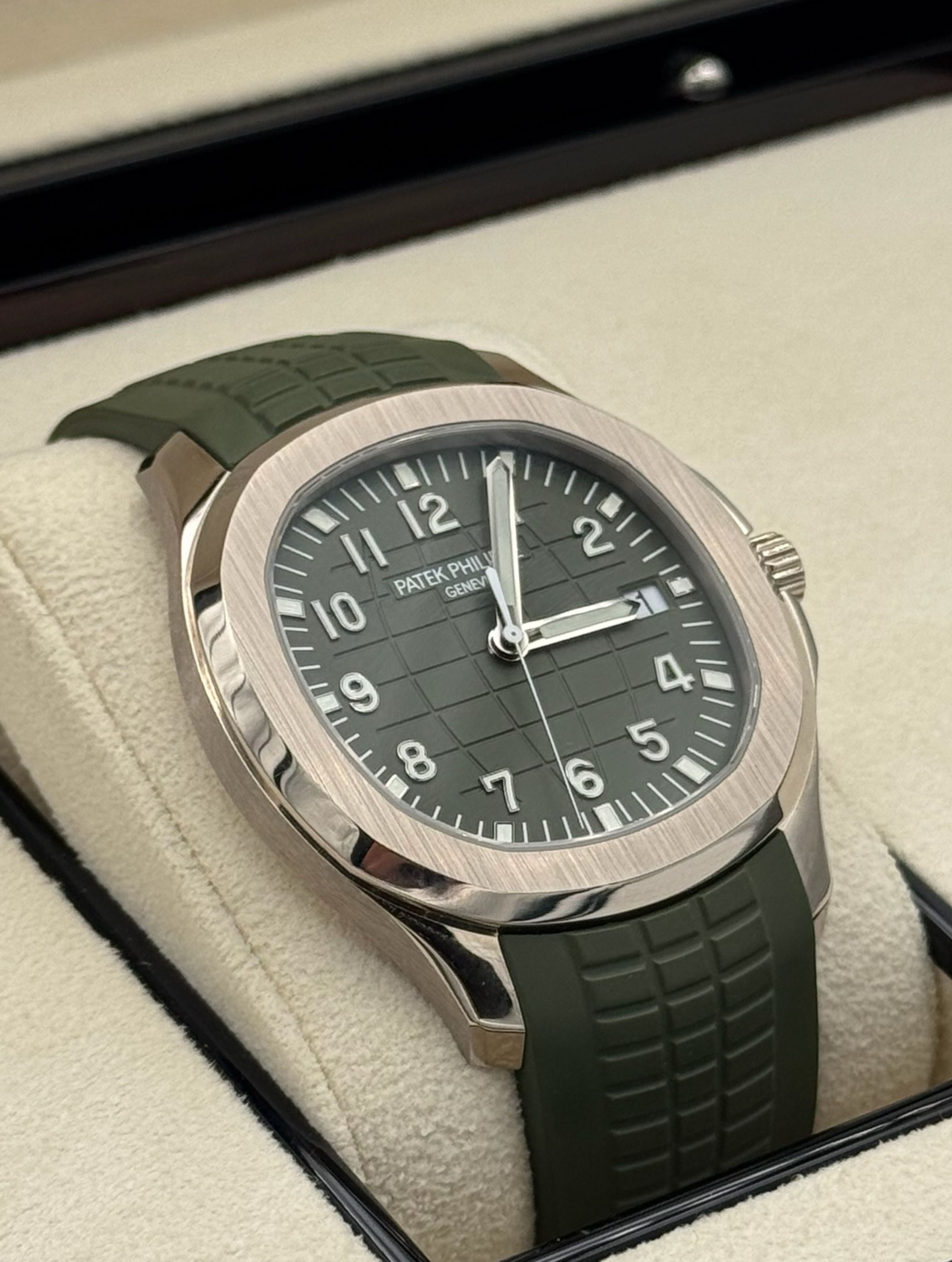 Patek Philippe Aquanaut 5168G-001