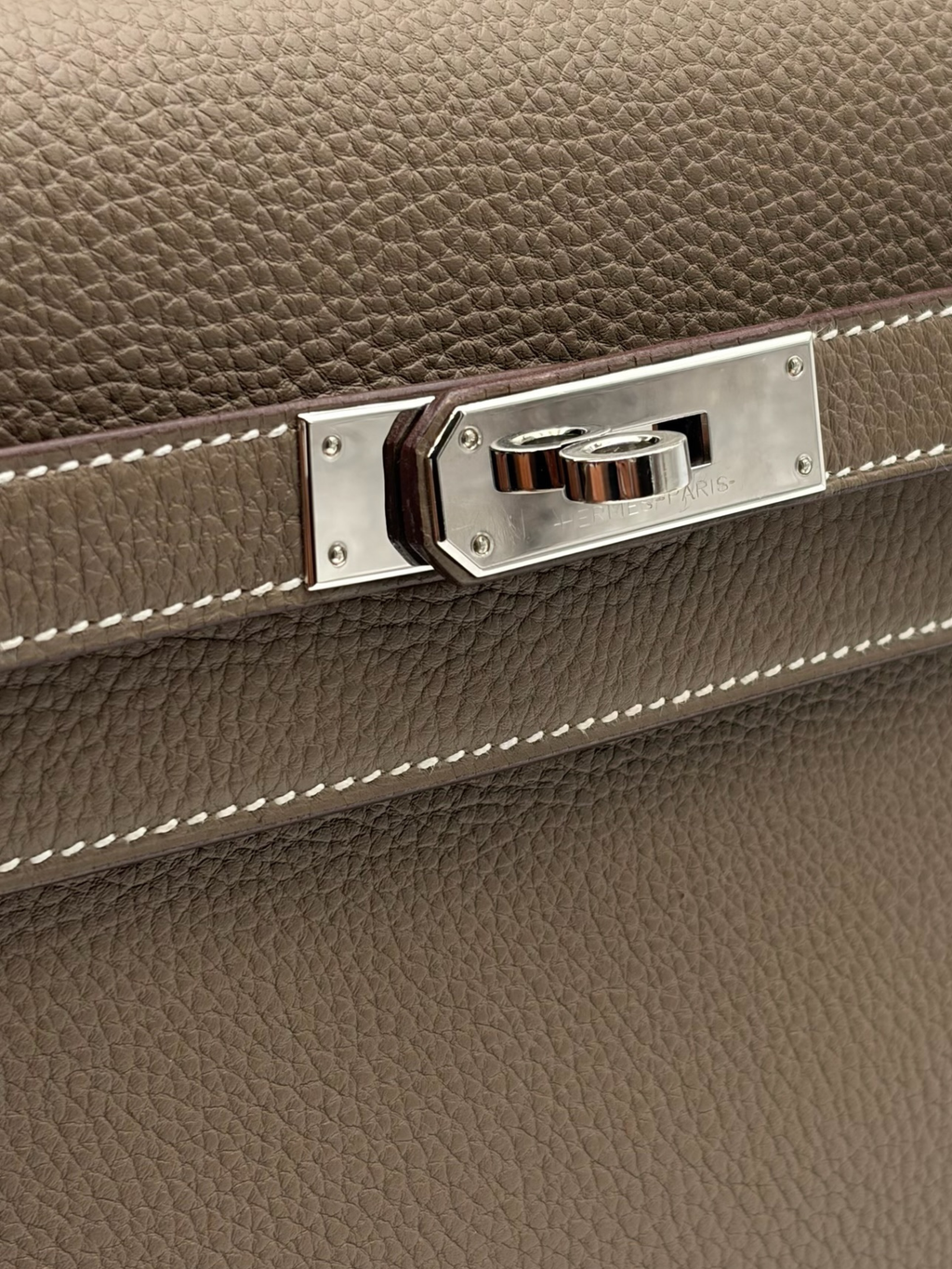 Hermès Kelly Dépêches 25 Togo Etoupe Palladium Hardware