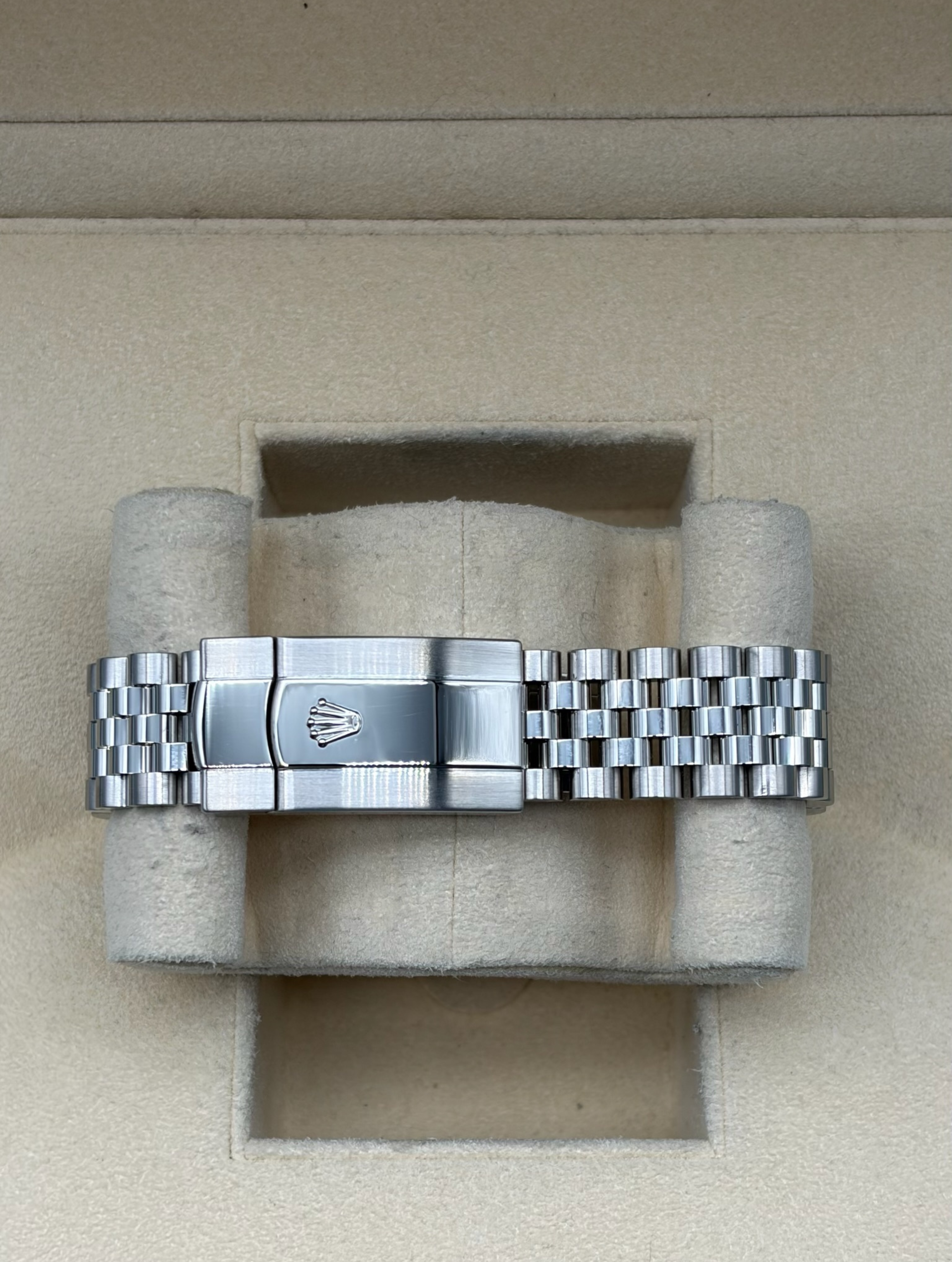 Rolex Datejust 41mm Steel Rhodium Dial