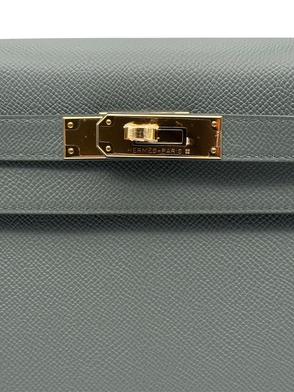 Hermès Kelly 28 Epsom Verde Almendra Herraje Dorado