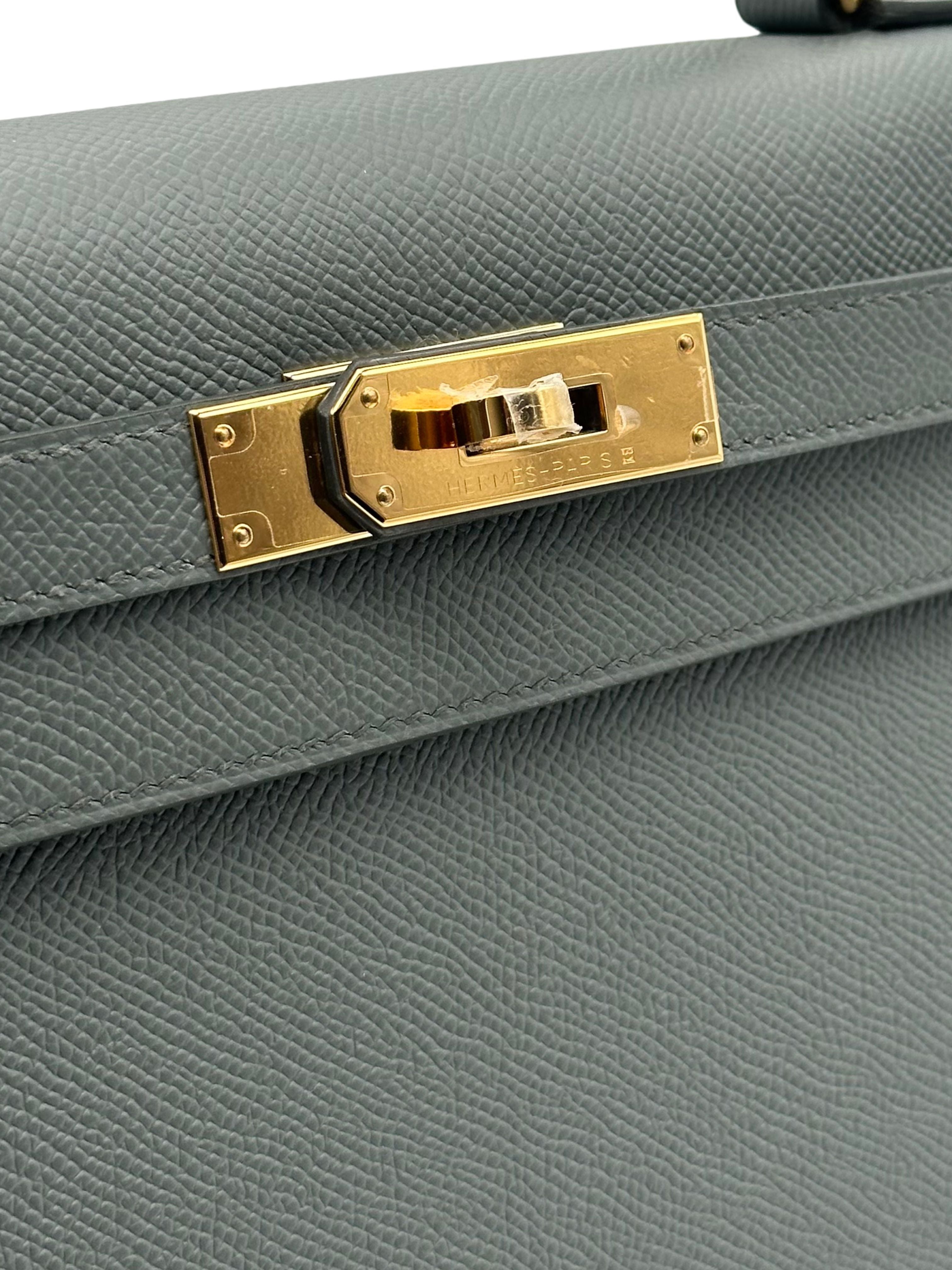 Hermès Kelly 28 Epsom Verde Almendra Herraje Dorado