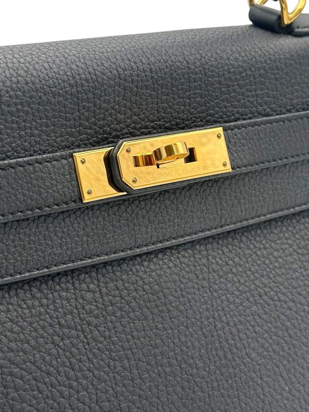 Hermès Kelly 28 Togo Black Gold Hardware