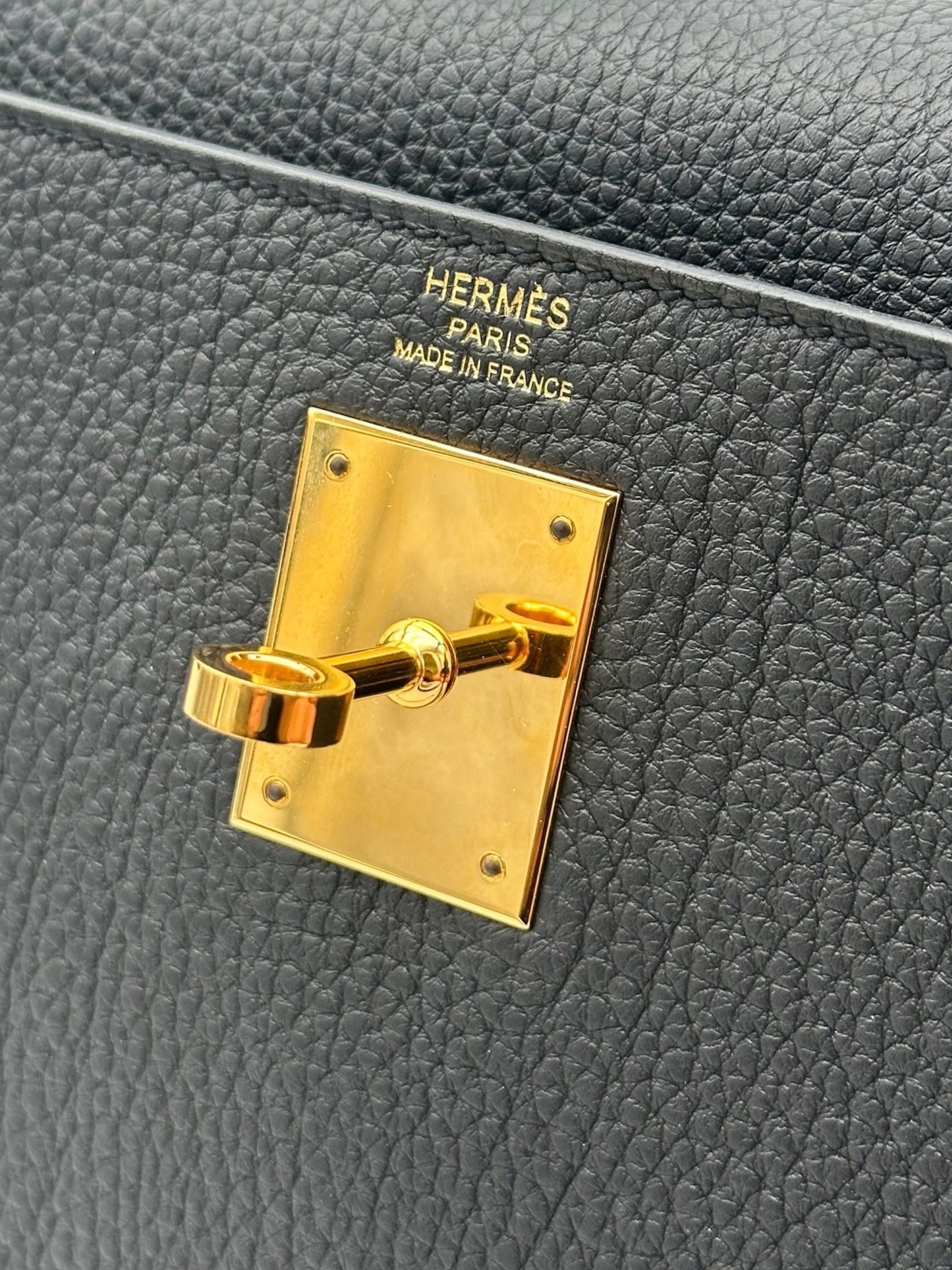 Hermès Kelly 28 Togo Black Gold Hardware
