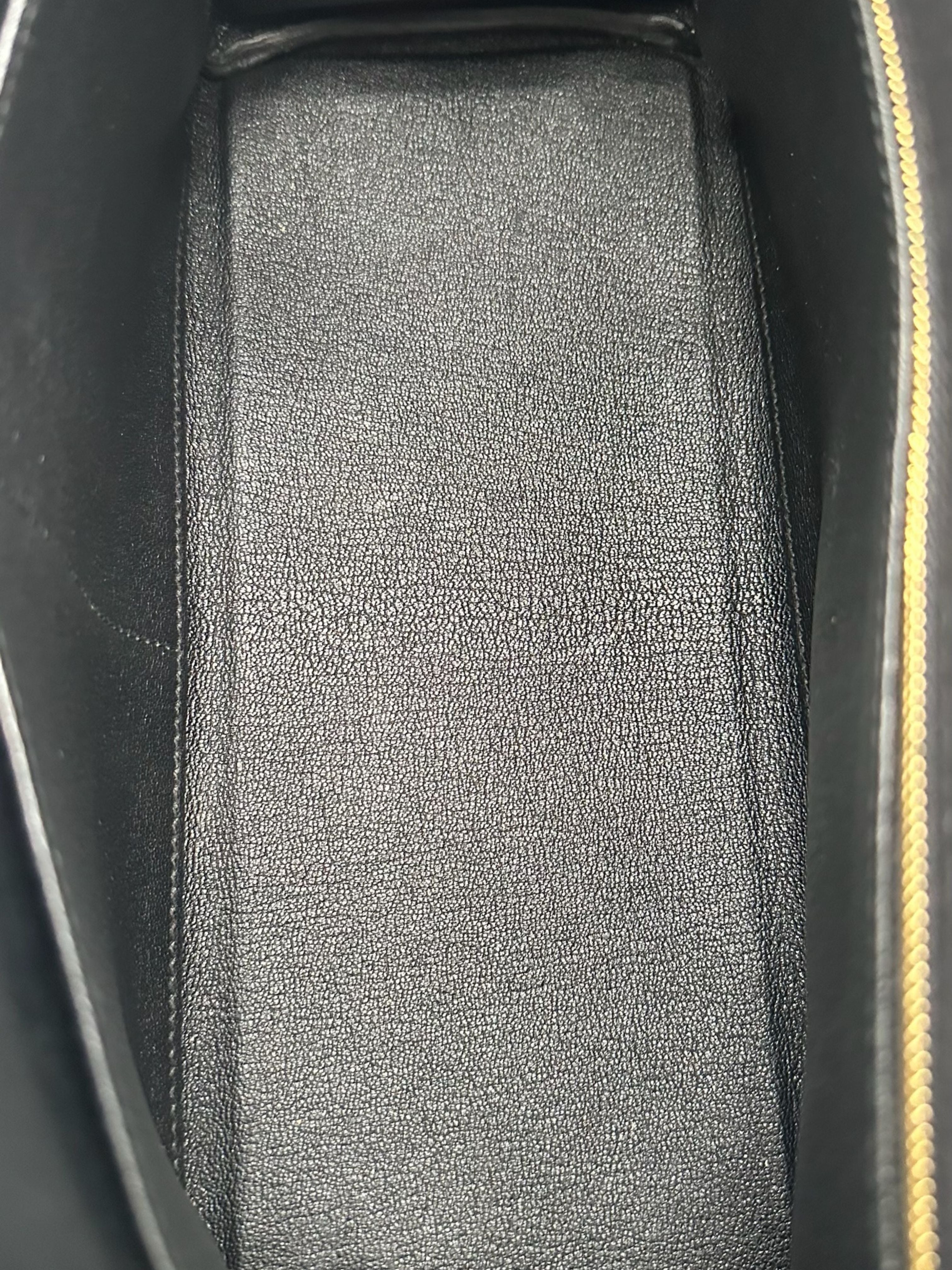 Hermès Kelly 28 Togo Black Gold Hardware