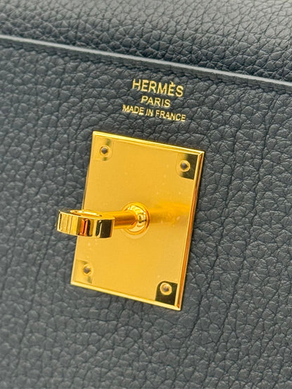 Hermès Kelly 28 Togo Black Gold Hardware