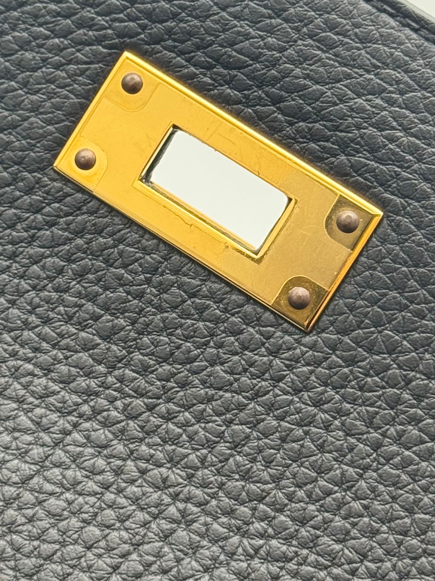 Hermès Kelly 28 Togo Black Gold Hardware