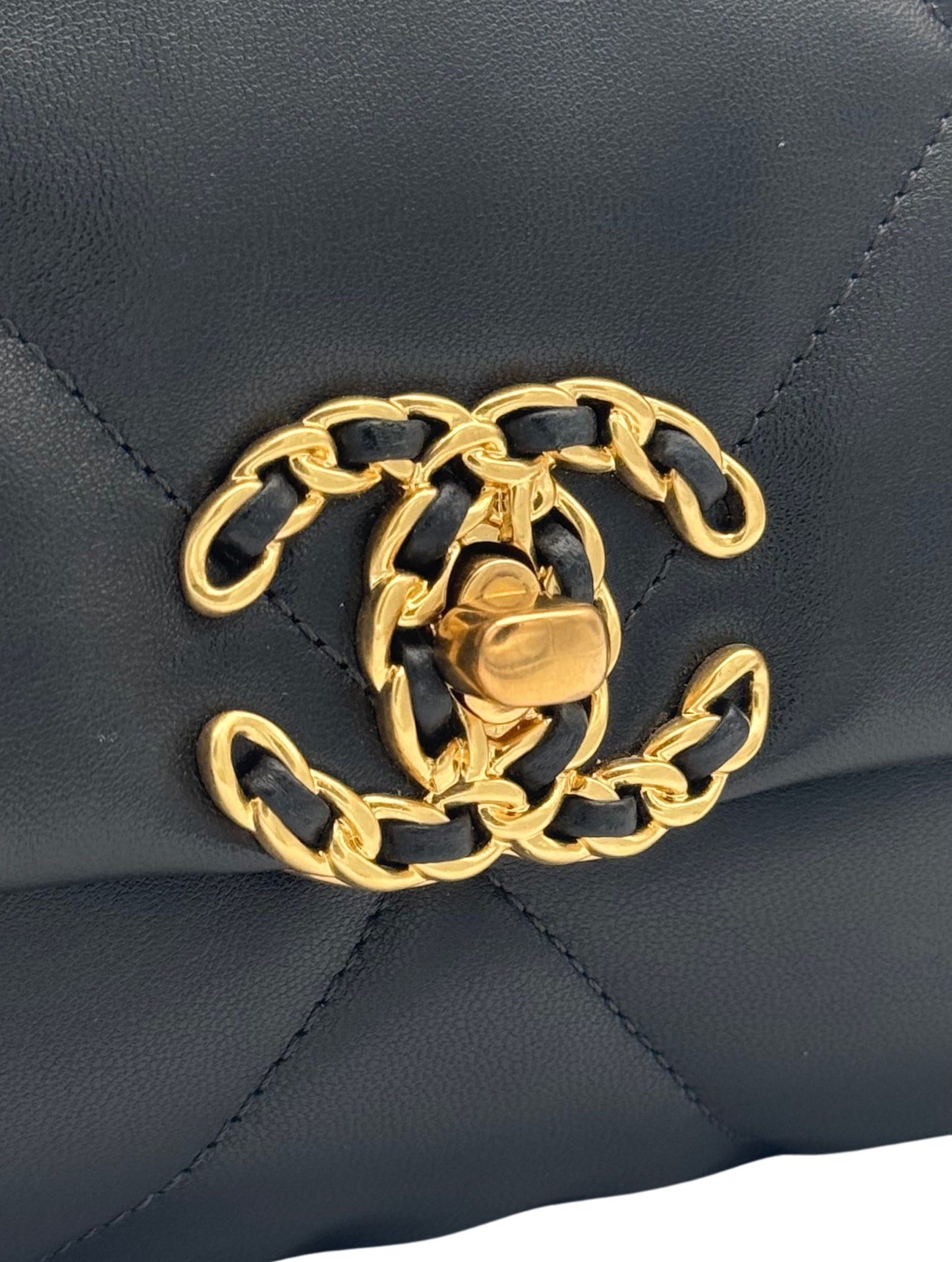 Chanel 19 Black
