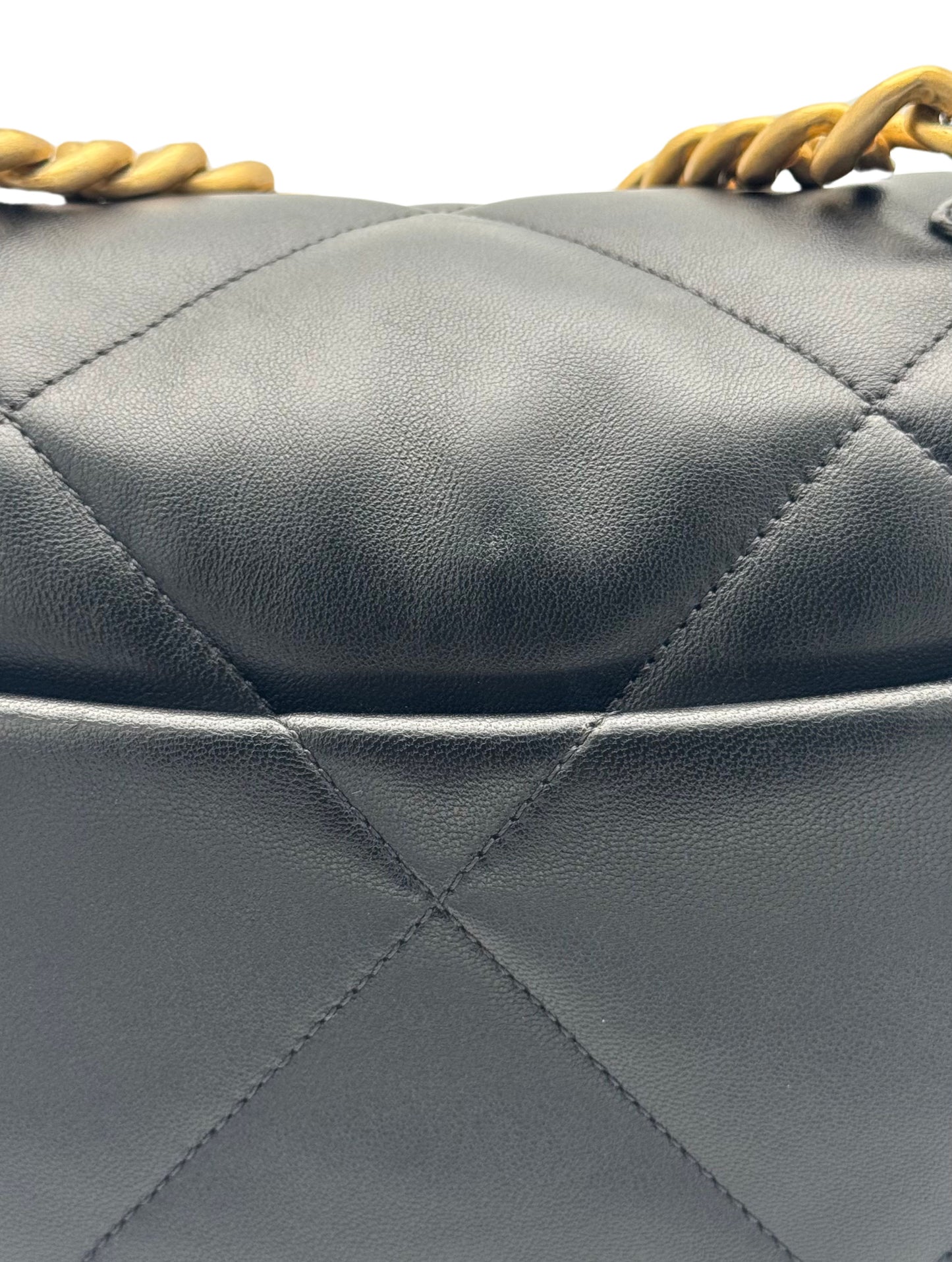 Chanel 19 Black