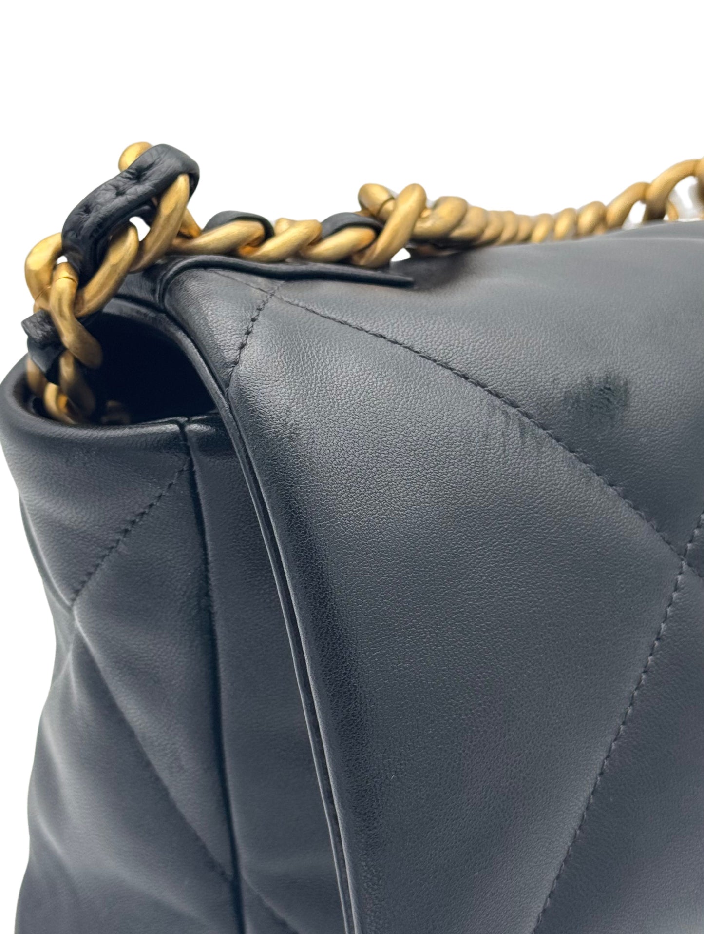 Chanel 19 Black