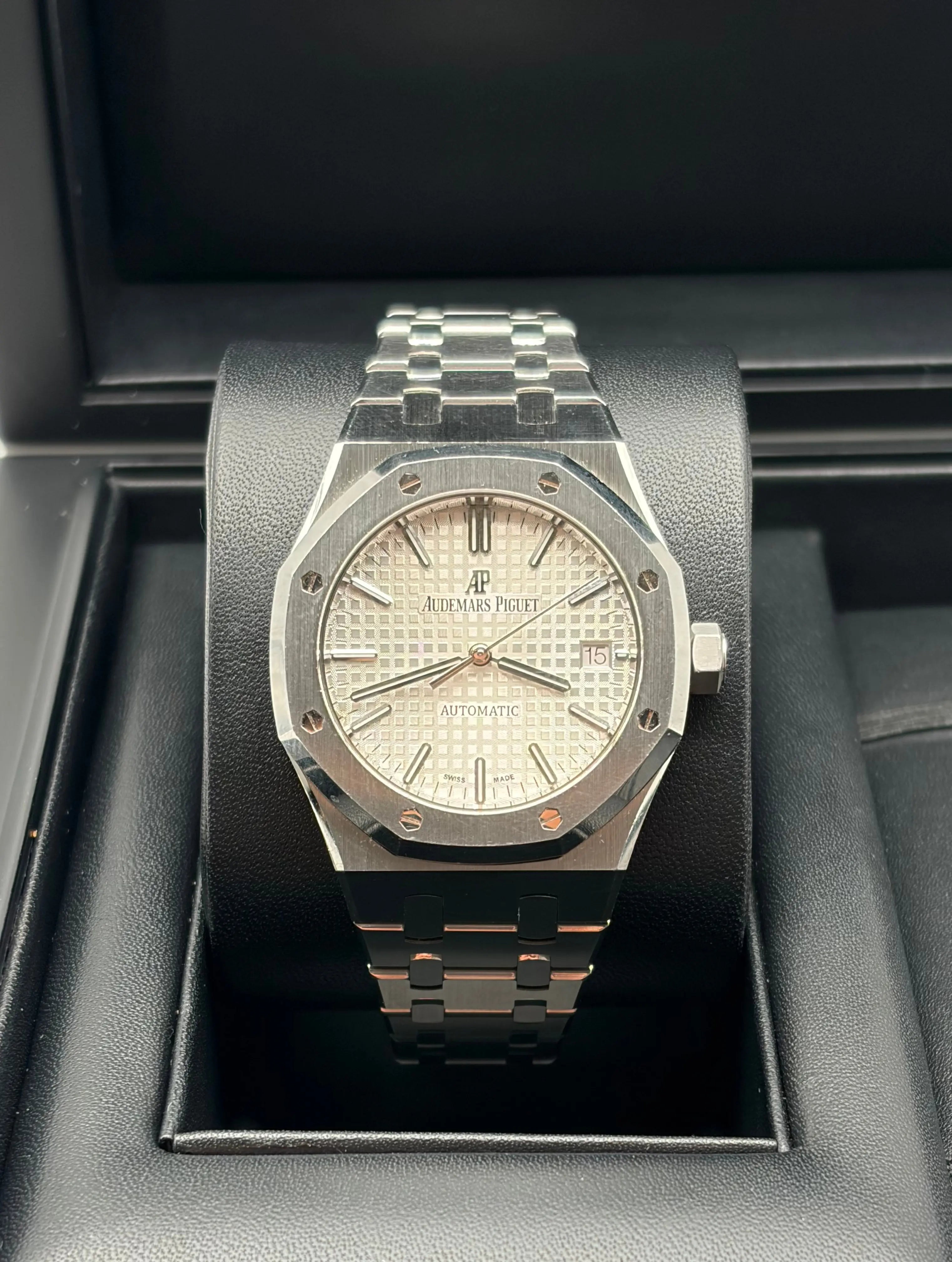 Audemars Piguet Royal Oak 37mm Steel White Dial full set in Sotogrande | Reloj Audemars Piguet Royal Oak 37mm acero esfera blanca, envio internacional.