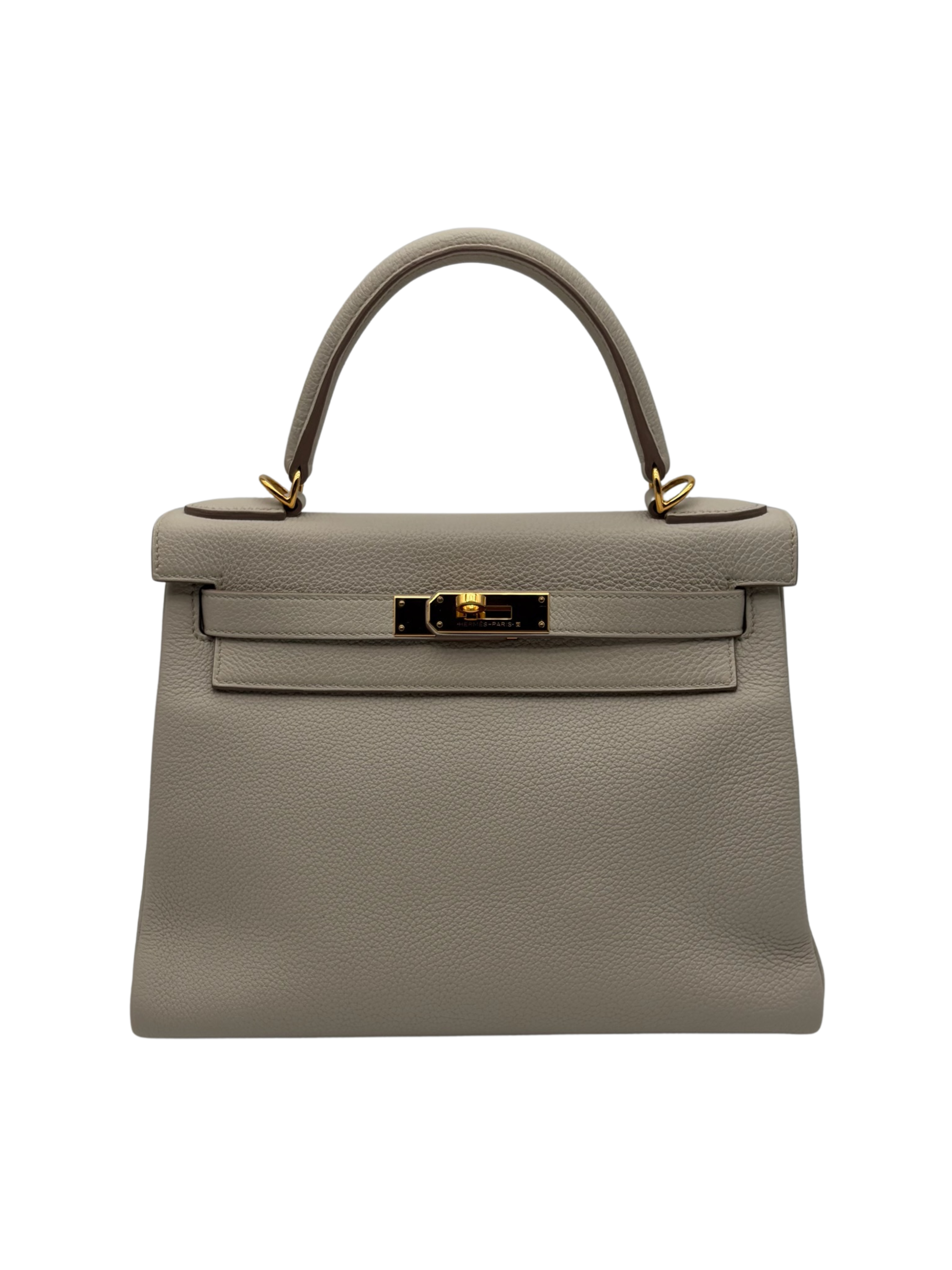 Hermès Kelly 28 Togo Beton Gold hardware full set in Sotogrande | Hermès Kelly 28 en piel Togo color cemento con herrajes dorados, envio internacional.