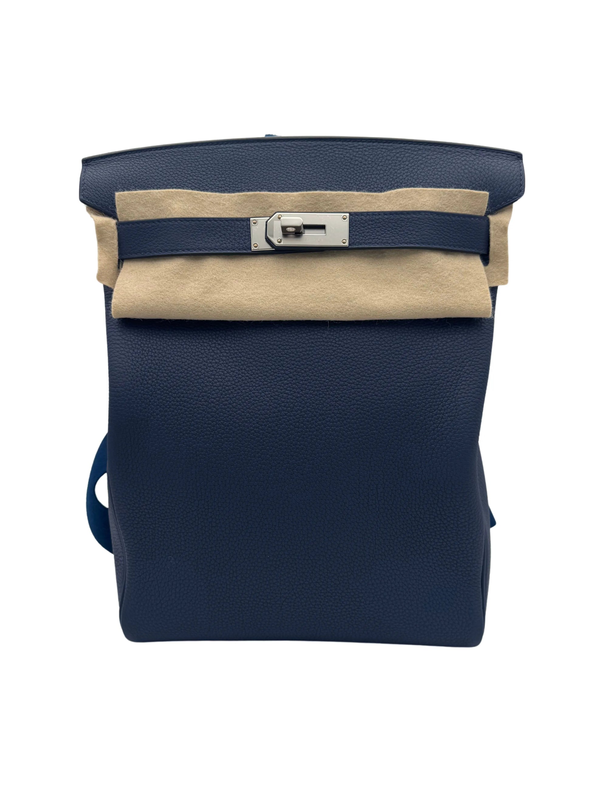 Hermes Hac A Dos GM de piel Togo azul marino, herrajes paladio, año 2024, full set. Blue Navy Togo leather, palladium hardware.