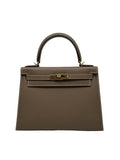 Hermès Kelly 28 Epsom Etoupe Gold Hardware full set in Sotogrande | Bolso Hermès Kelly 28 piel epsom piel etoupe con herraje dorado, envio internacional.
