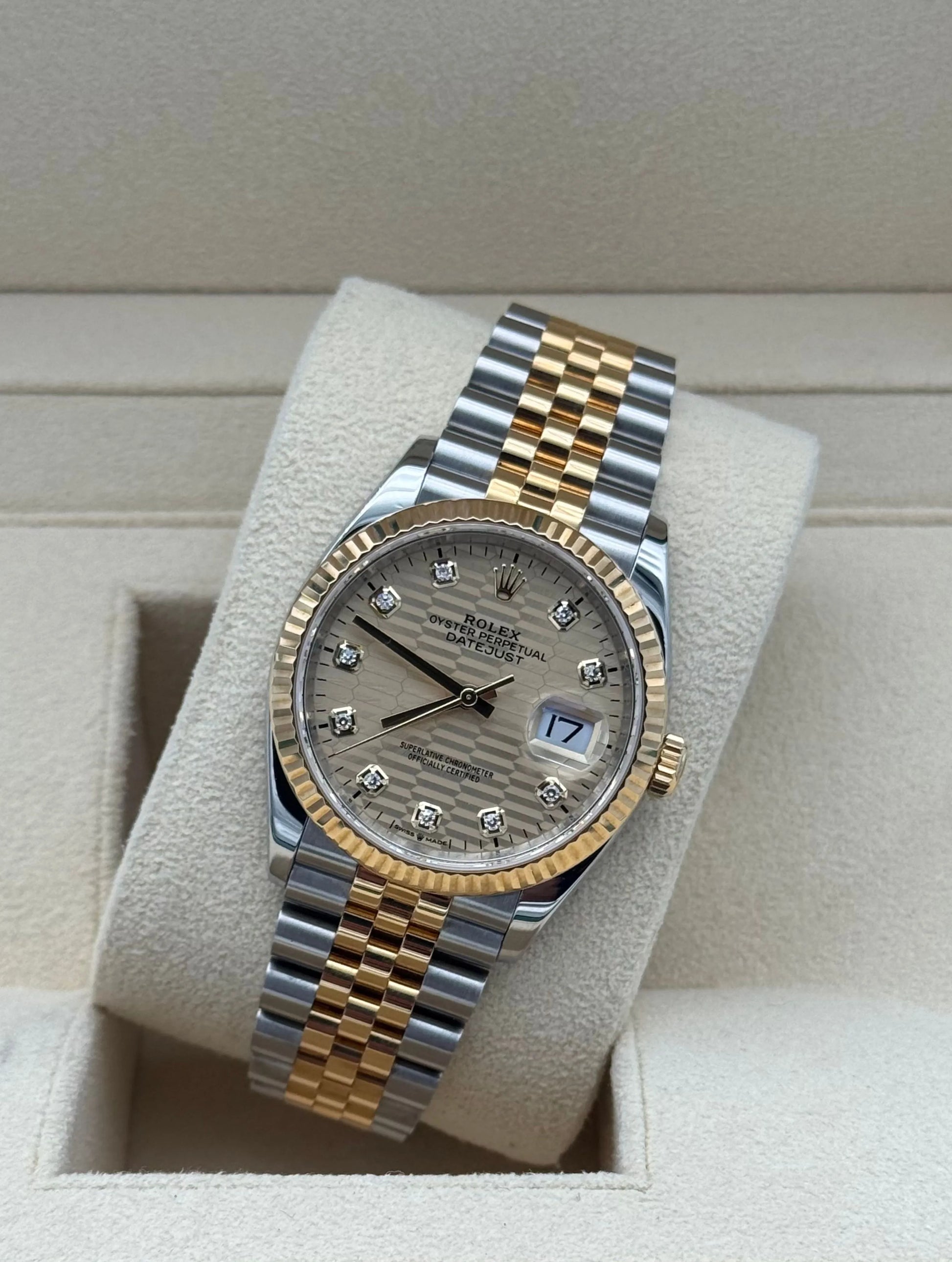 Rolex Datejust 36mm 126233 Steel and Gold Motif Diamonds Dial - Reloj de lujo con esfera de diamantes y brazalete Jubilee, año 2022
