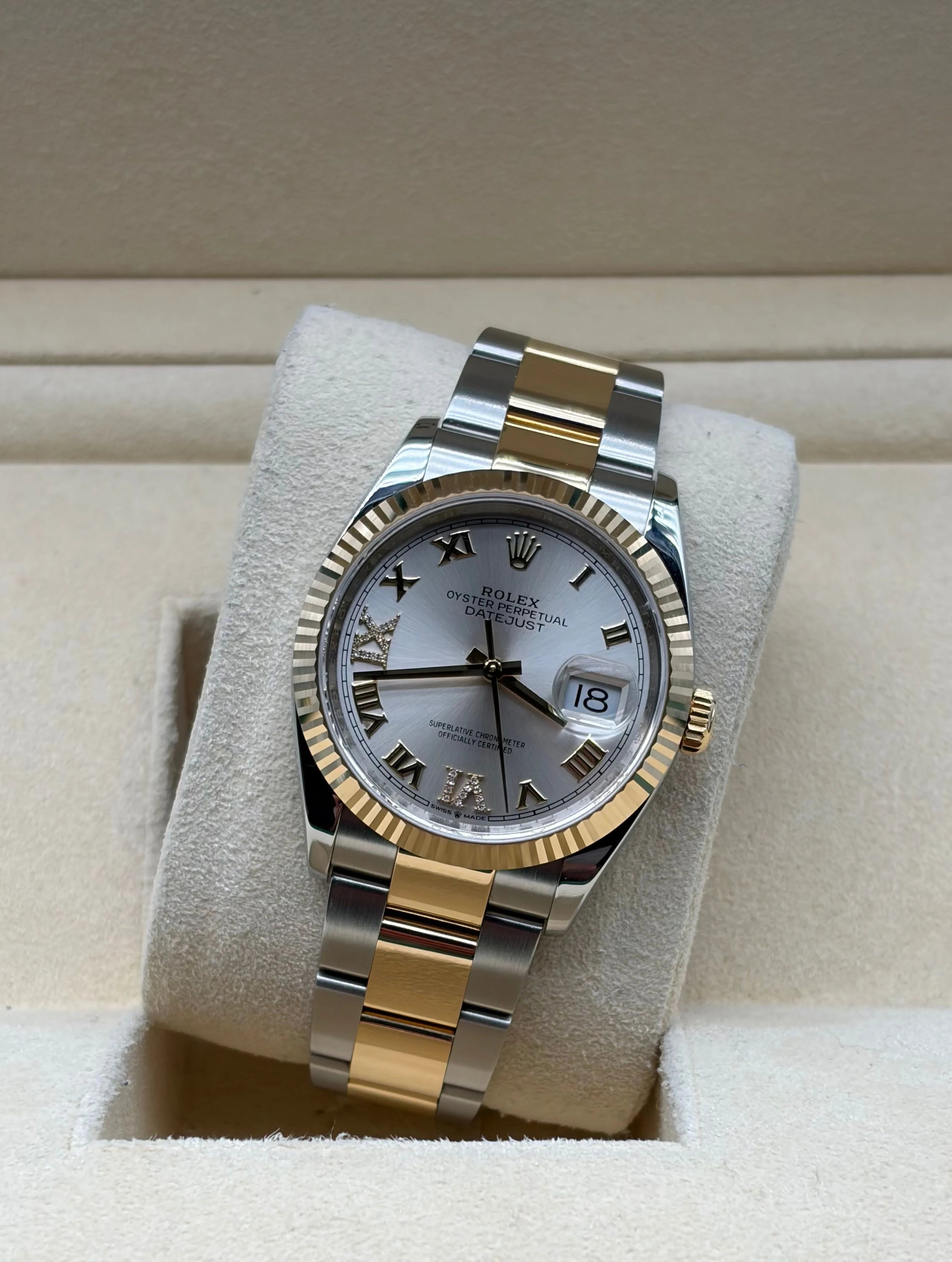 Rolex Datejust 36mm Steel/Gold Silver 6 & 9 Diamond Oyster full set in Sotogrande | Rolex Datejust 36mm acero/oro esfera plata 6 & 9 Diamantes Oyster, envio internacional.