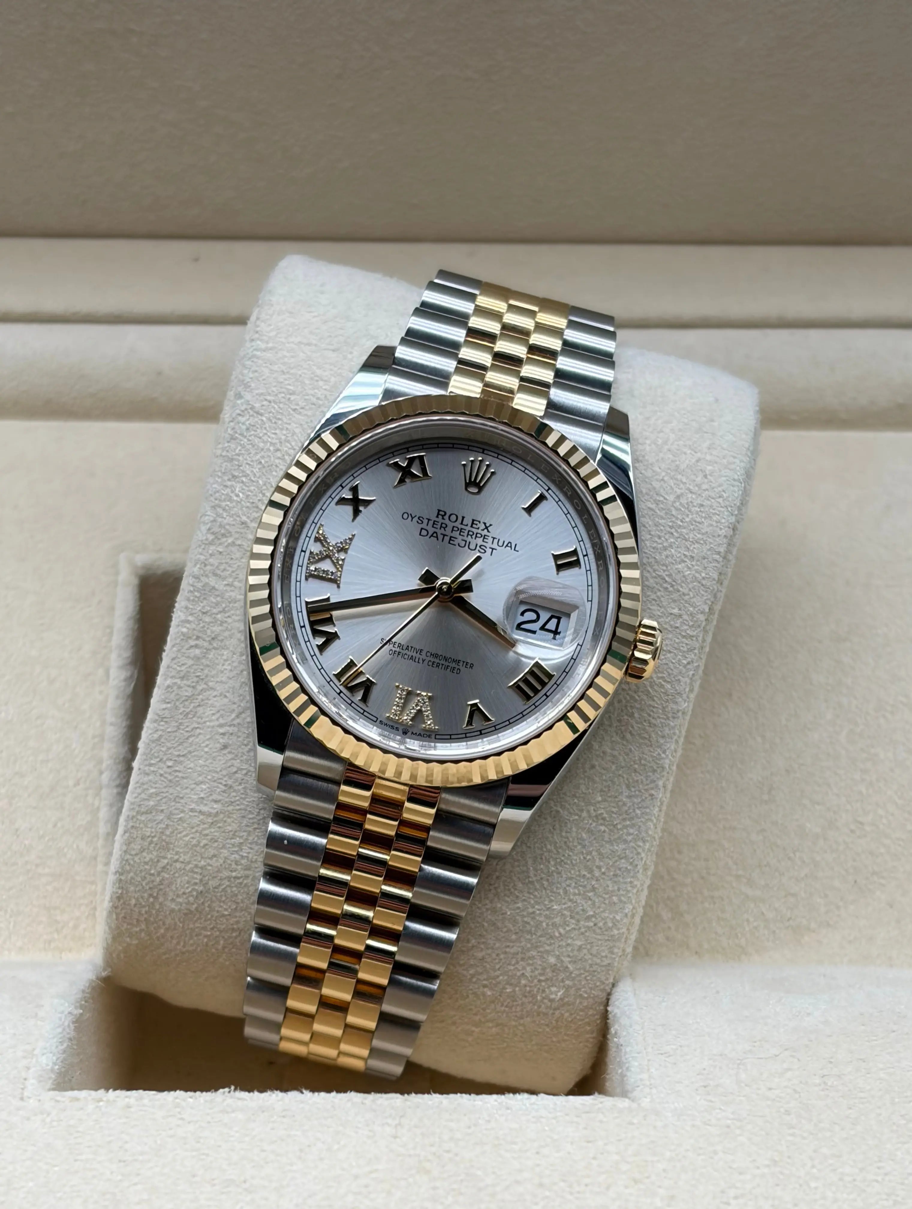 Rolex Datejust 36mm Steel/Gold Silver Dial 6 & 9 Diamonds full set in Sotogrande | Reloj Rolex Datejust 36mm acero / oro esfera plata con diamantes jubilee, envio internacional.