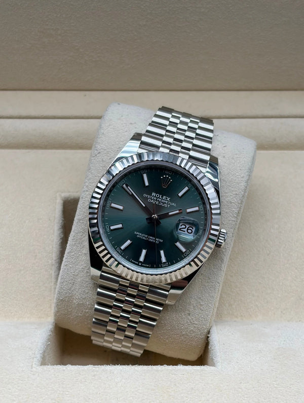 Rolex Datejust 41mm Green Dial Jubilee full set in Sotogrande | Reloj Rolex Datejust 41mm acero esfera verde jubilee, envio internacional.