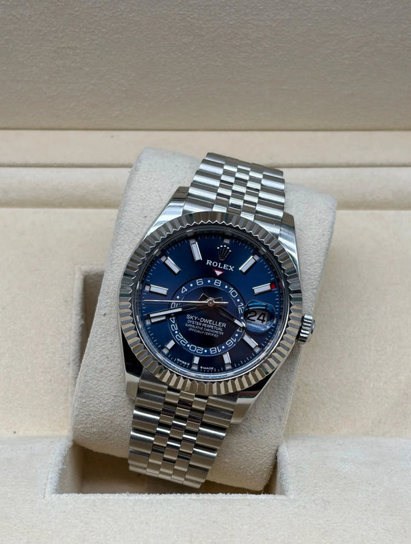 Rolex Sky Dweller Steel Blue Dial Jubilee full set in Sotogrande | Reloj Rolex Sky Dweller acero esfera azul jubilee, envio internacional.