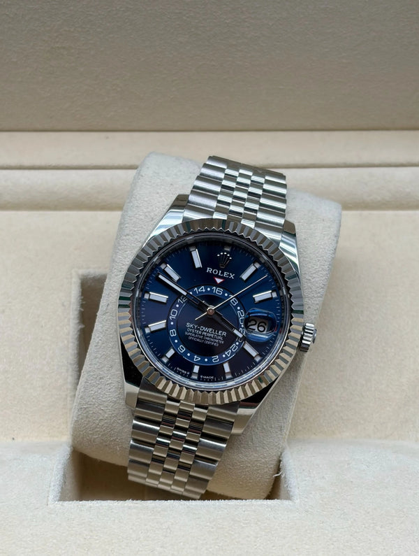 Rolex Sky Dweller Steel Blue Dial Jubilee full set in Sotogrande | Reloj Rolex Sky Dweller acero esfera azul jubilee, envio internacional.