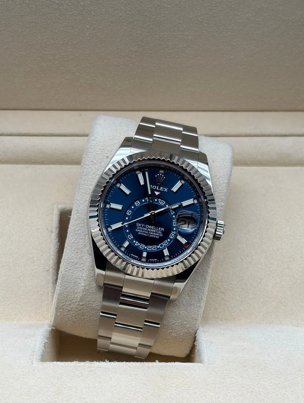 Rolex Sky Dweller Steel Blue Dial Oyster full set in Sotogrande | Reloj Rolex Sky Dweller acero esfera azul correa oyster, envio internacional.
