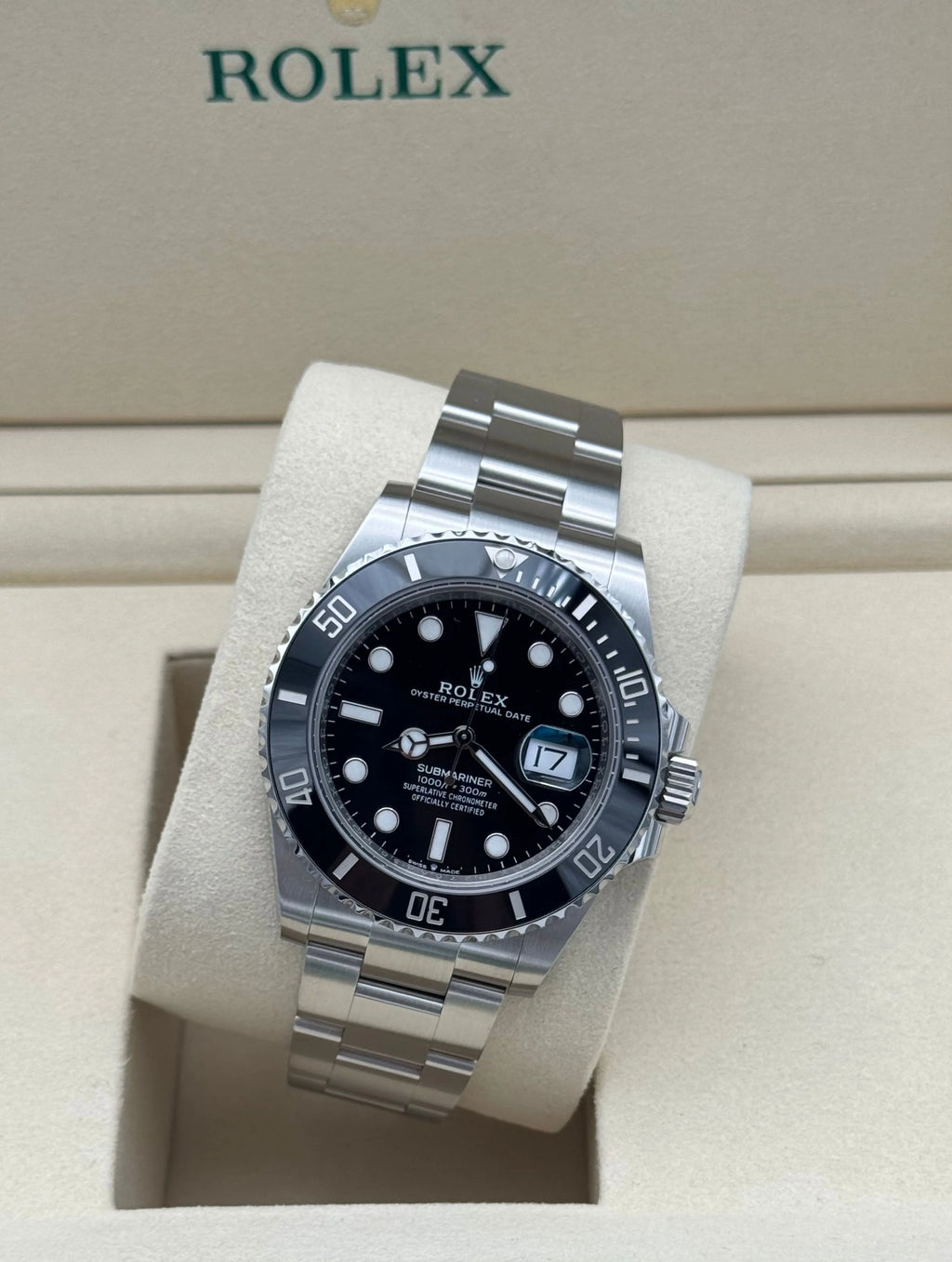 Rolex Submariner Date 126610LN 41mm acero nuevo 2025 con bisel negro, brazalete Oyster y caja completa – Rolex Submariner 2025 steel 41mm black bezel full set