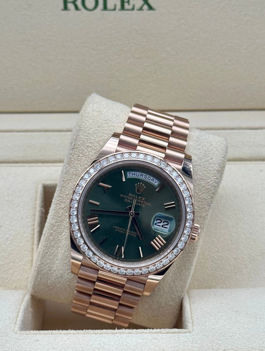 Rolex Daydate oro rosa esfera oliva RBR  2021 full set original - reloj de lujo disponible en Marbella con envío internacional