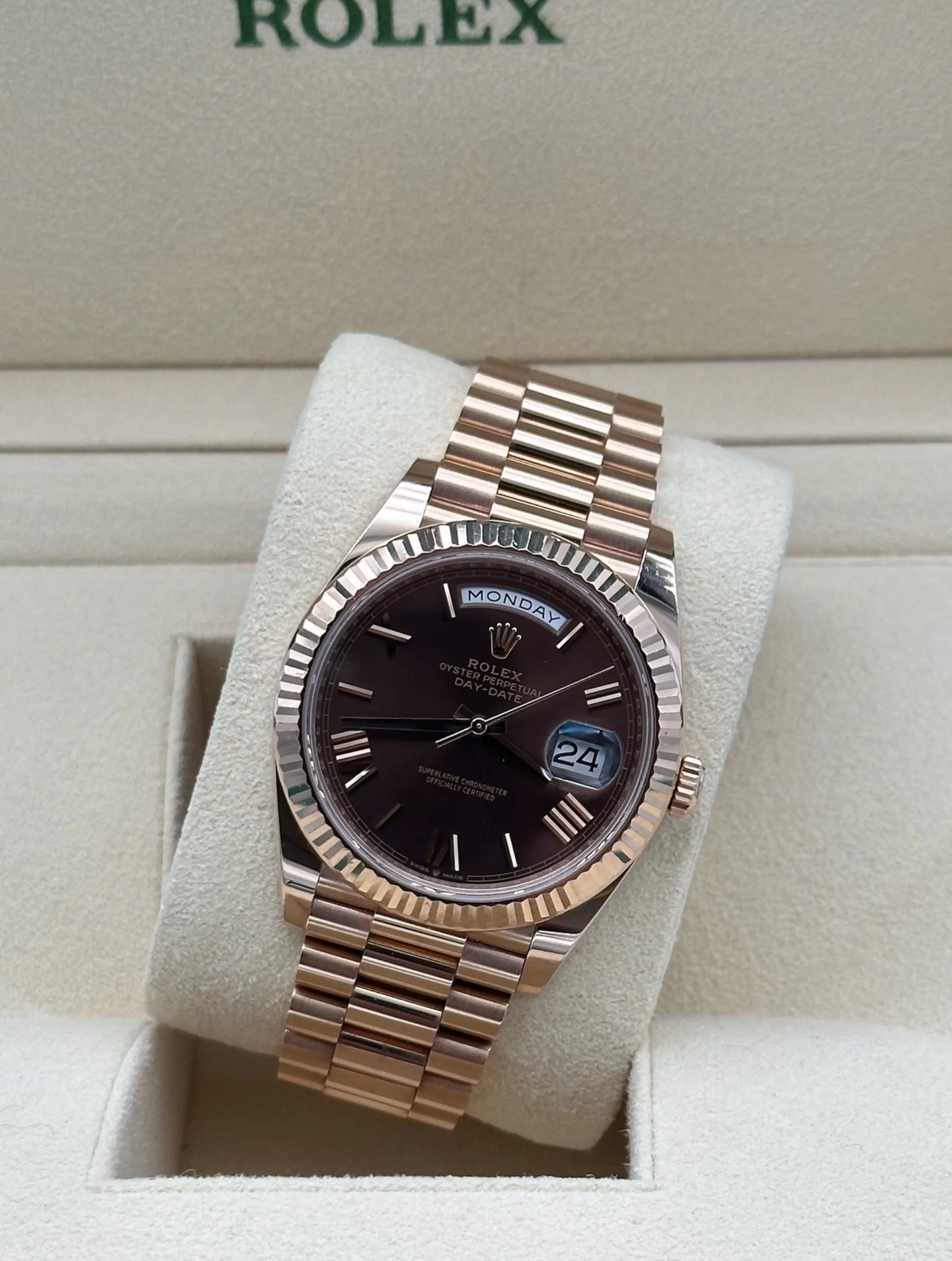 Rolex Daydate oro rosa esfera chocolate roman 2021 full set original - reloj de lujo disponible en Marbella con envío internacional