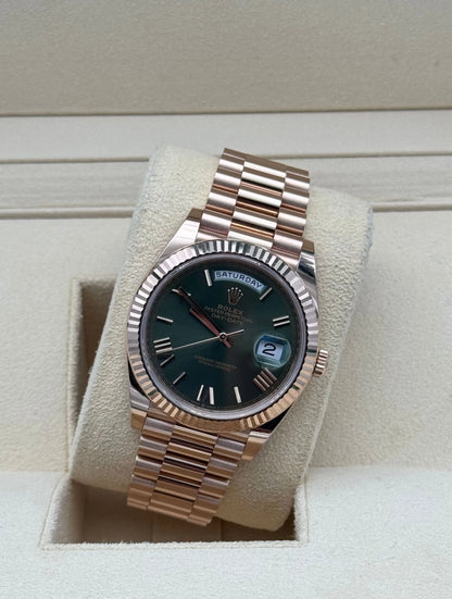 Rolex Daydate oro rosa esfera oliva 2020 full set original - reloj de lujo disponible en Marbella con envío internacional