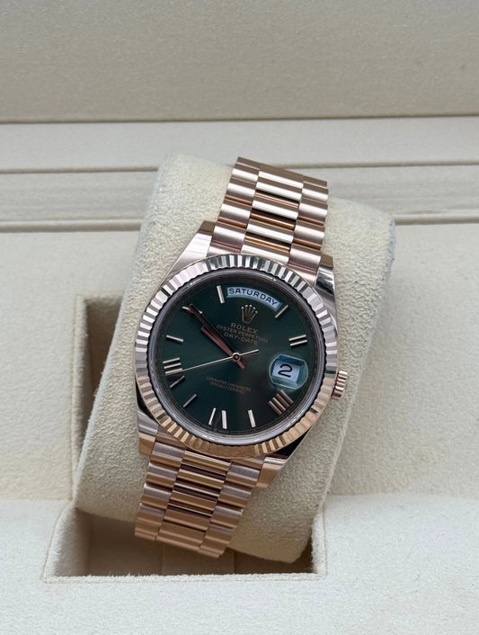 Rolex Daydate oro rosa esfera oliva 2020 full set original - reloj de lujo disponible en Marbella con envío internacional