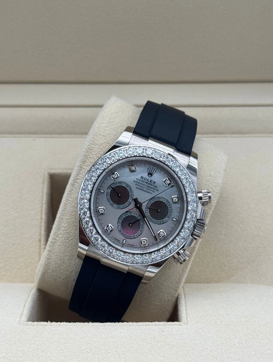 Rolex Daytona White Gold Oysterflex MOP Diamonds Dial 2025 full set original - reloj de lujo disponible en Marbella con envío internacional.