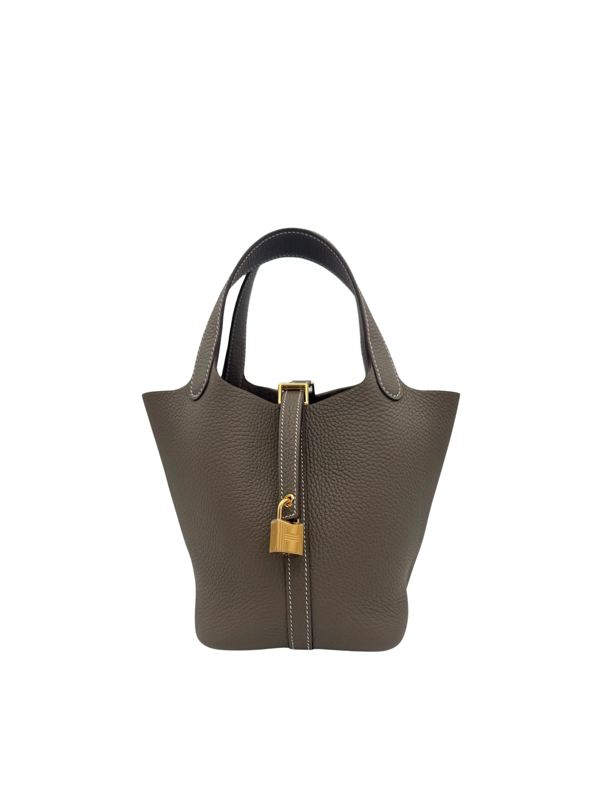 Hermès Picotin 18 Clemence Etoupe con herrajes dorados. Leather bag made in France with gold hardware.