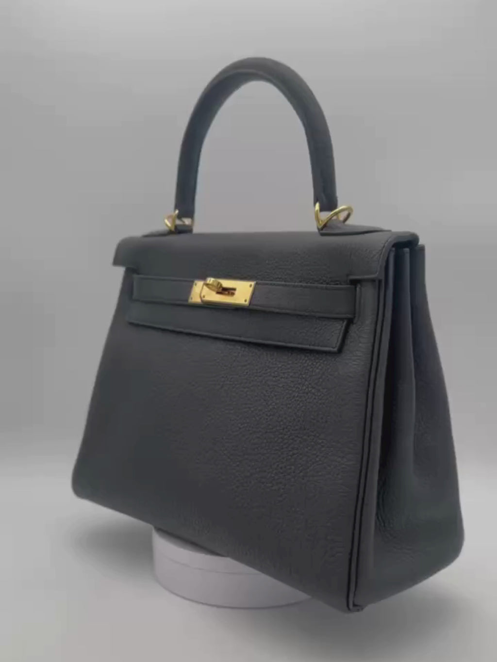 Hermès Kelly 28 Togo Black Gold Hardware