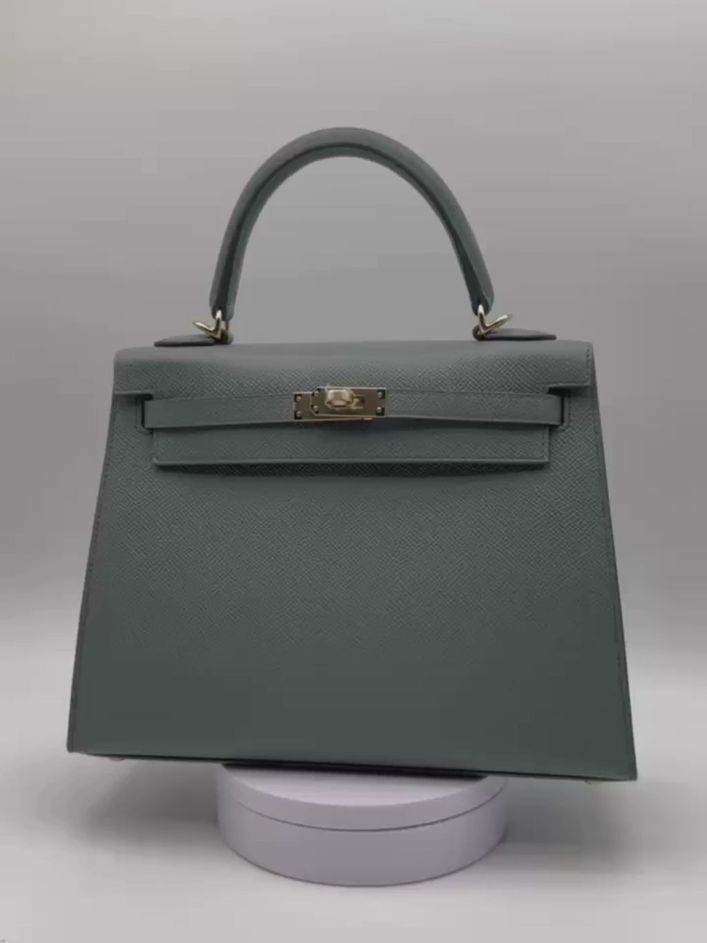 Hermès Kelly 25 Epsom Vert Amande Gold Hardware