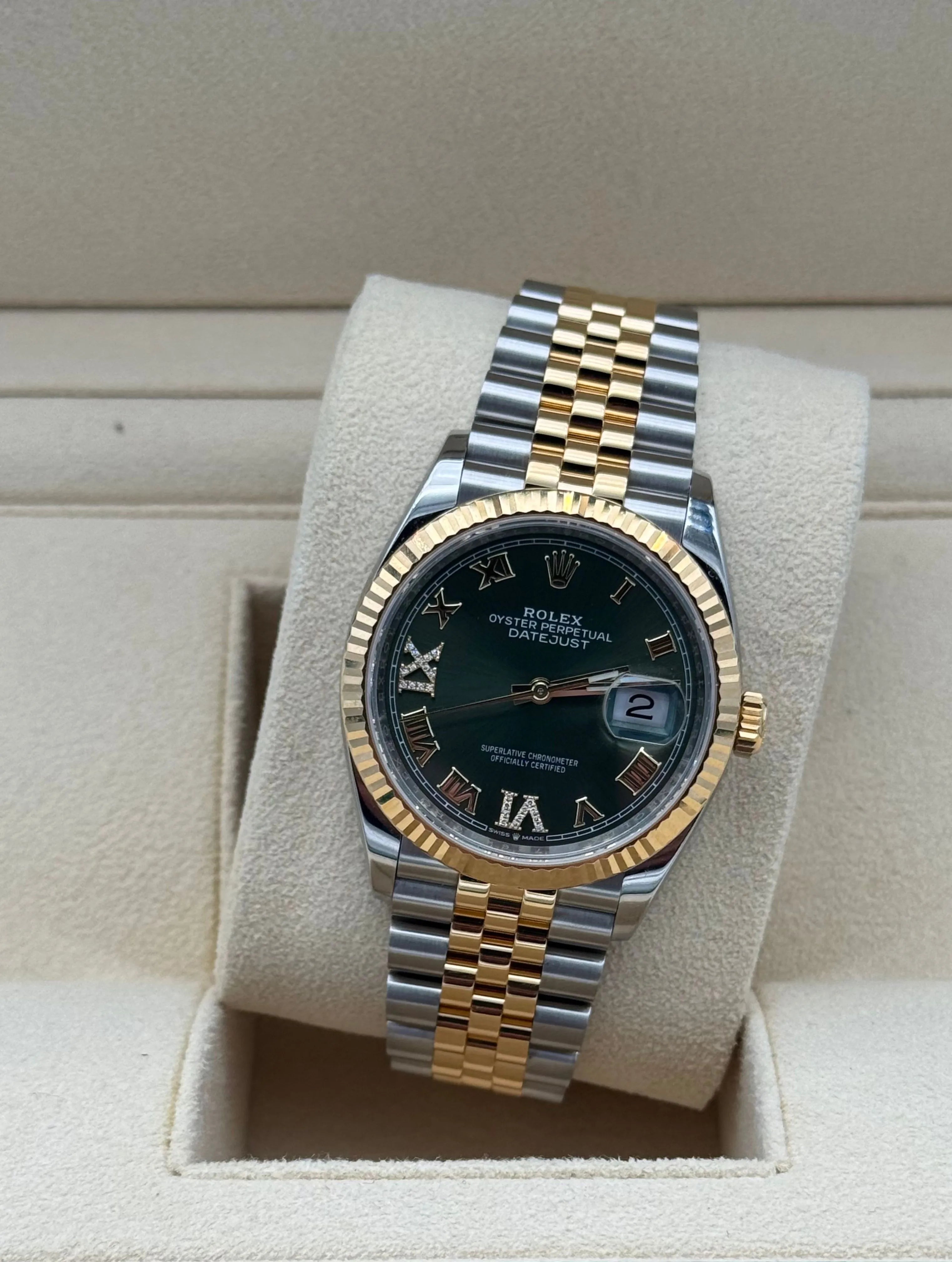 Rolex Datejust 36mm acero y oro con esfera verde oliva y diamantes, año 2021, brazalete Jubilee – Rolex Datejust 36mm steel & gold with olive green diamond dial, 2021, Jubilee bracelet