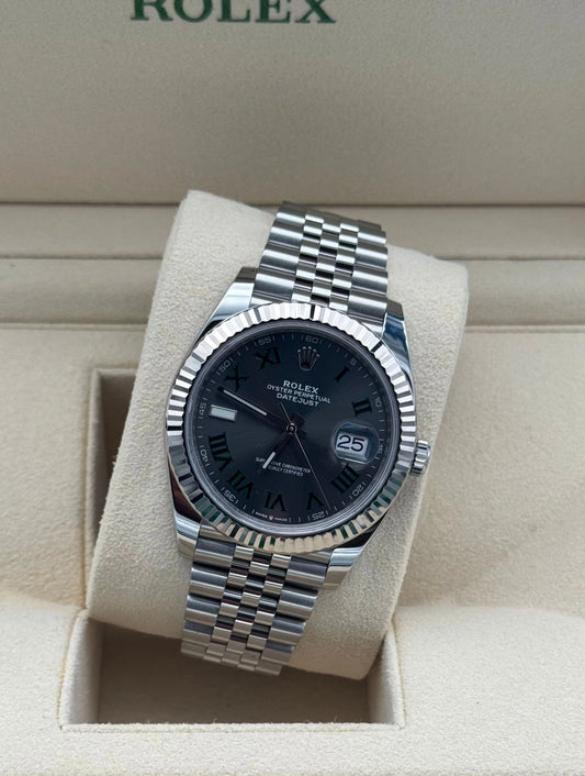 Rolex Datejust 41mm Wimbledon Dial con brazalete Jubilee y bisel estriado, año 2021, nuevo con caja y garantía.