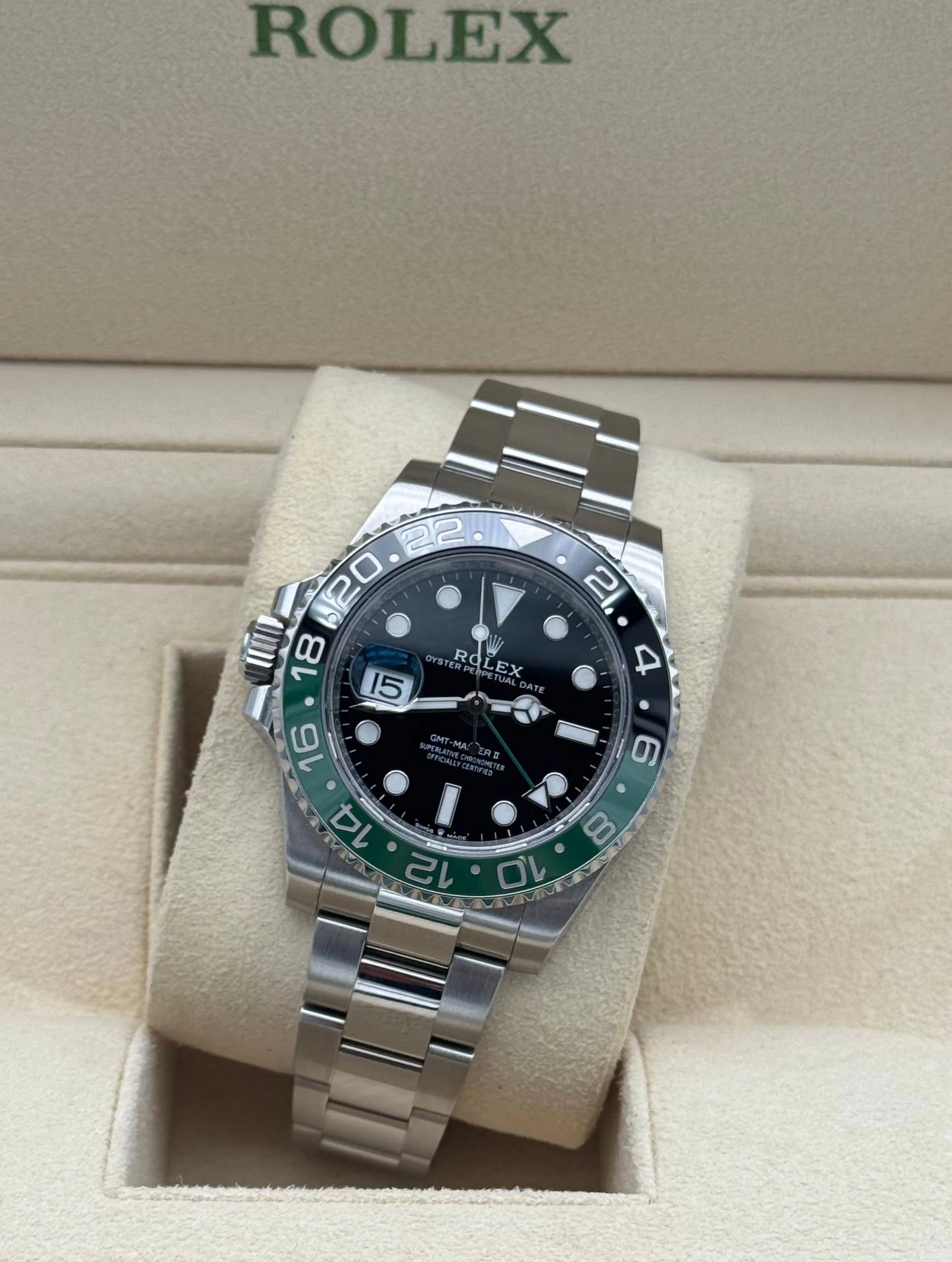 Rolex GMT-Master II "Sprite" oyster 2023 Marbella, bisel verde negro, full set, nuevo con caja y tarjeta // Rolex GMT-Master II Sprite Joyster 2023 Marbella, green black bezel, full set, new with box and card