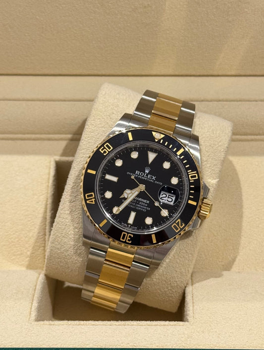 Reloj Rolex Submariner acero y oro 2023 full set con caja y papeles, Marbella // 2023 Rolex Submariner steel & gold watch full set with box and papers, Marbella.