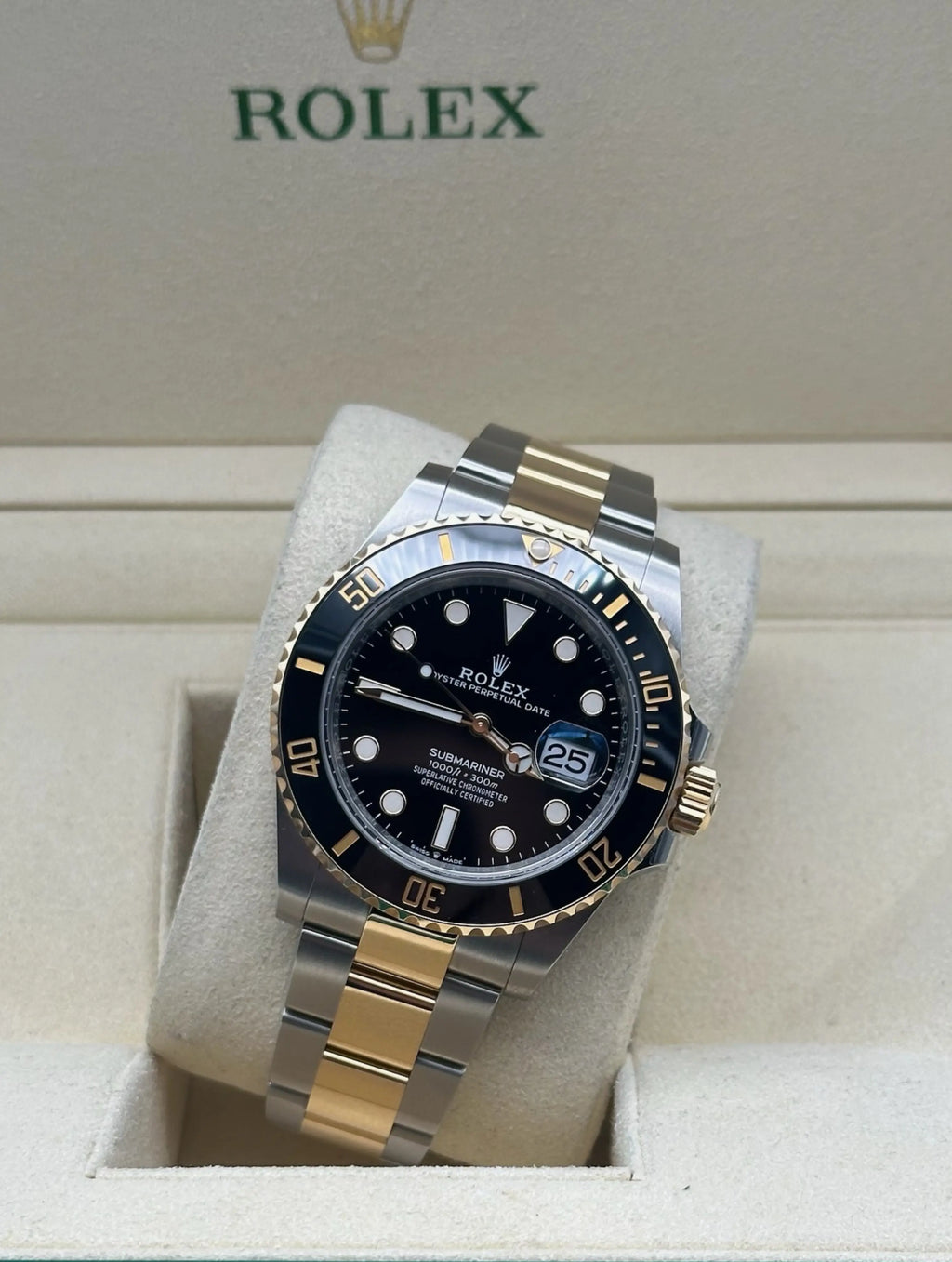 Reloj Rolex Submariner acero y oro full set con caja y papeles, Marbella / Rolex Submariner steel & gold watch full set with box and papers, Marbella.
