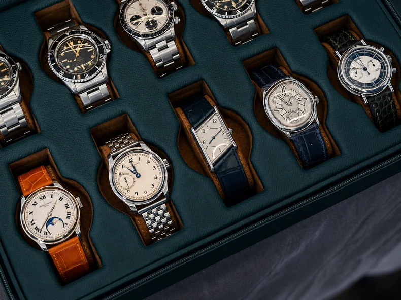 Colecci&oacute;n de relojes cl&aacute;sicos en su estuche
